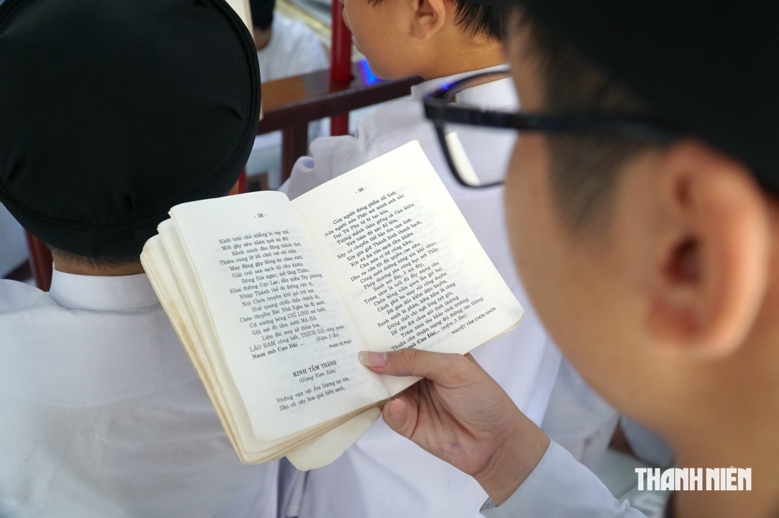 Rằm tháng 7, hàng trăm người Cao Đài về Thánh thất Sài Gòn dự lễ Trung Ngươn - Ảnh 5.
