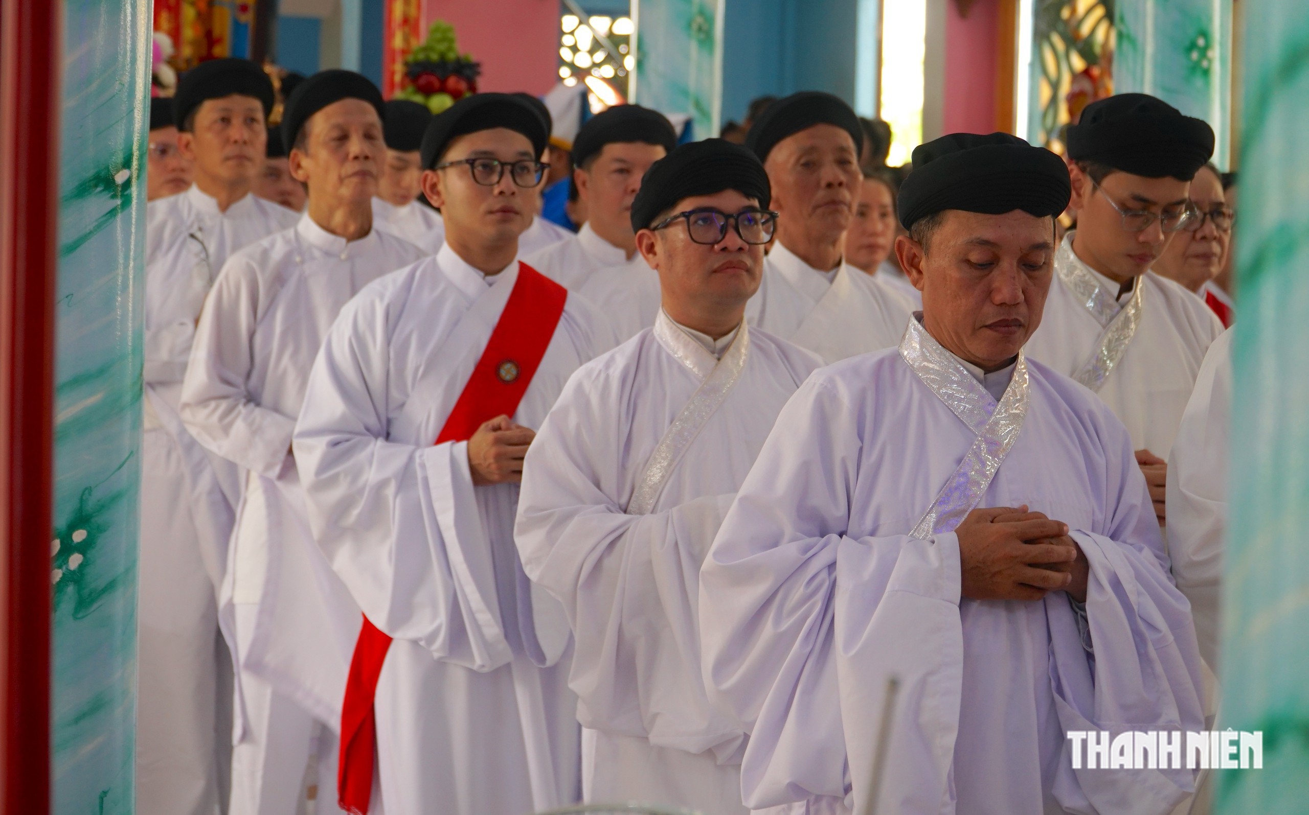 Rằm tháng 7, hàng trăm người Cao Đài về Thánh thất Sài Gòn dự lễ Trung Ngươn - Ảnh 7.