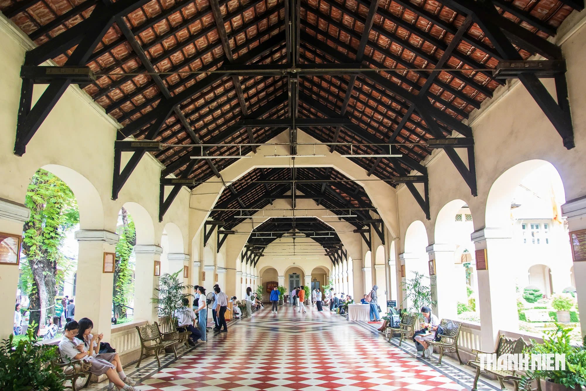 Trường THPT chuyên Lê Hồng Phong,TP.HCM có hiệu trưởng thứ 27 trong gần 100 năm thành lập - Ảnh 5.
