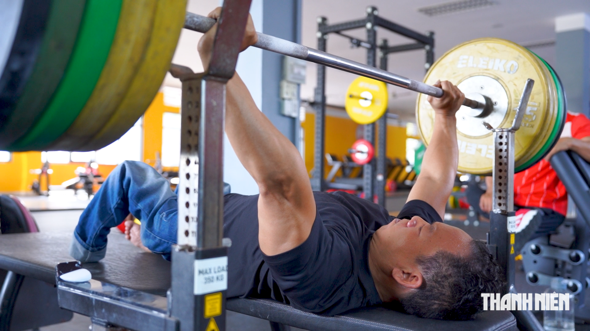 Lê Văn Công: Hơn cả những tấm huy chương là chiến thắng chính mình - Ảnh 1.