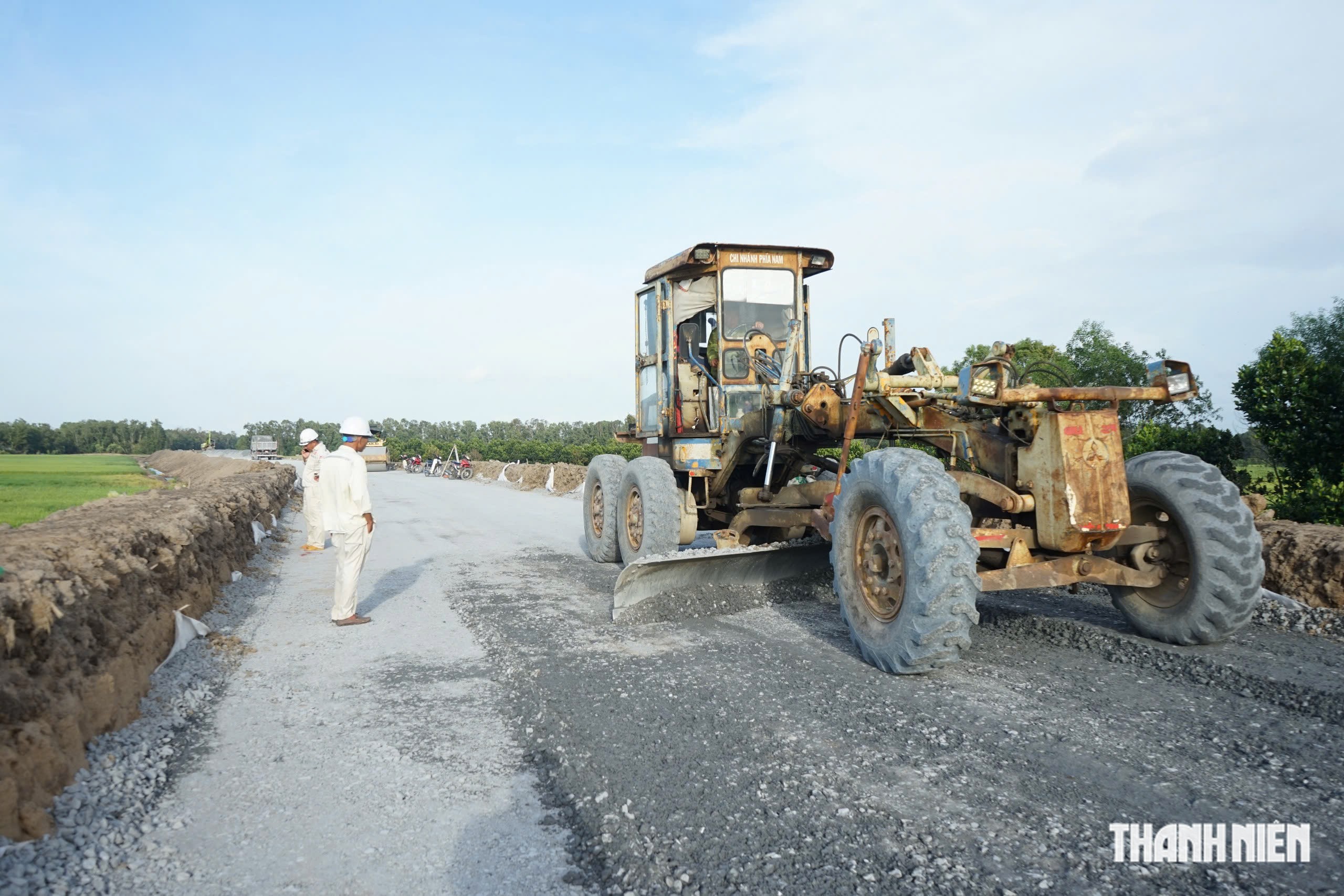 Chạy đua tiến độ, thi c&ocirc;ng xuy&ecirc;n lễ tr&ecirc;n tuyến Đường tỉnh 857 - Ảnh 5.