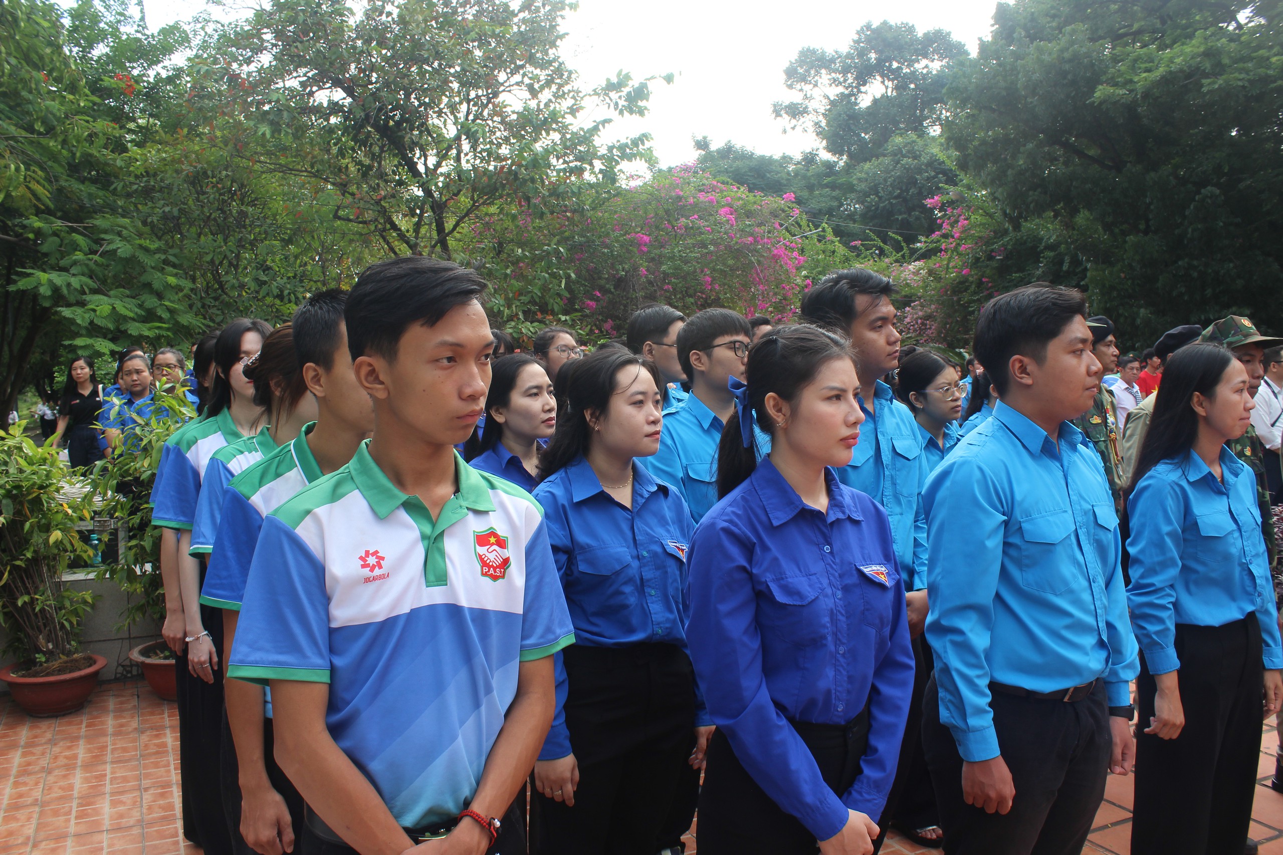 Xúc động Lễ chào cờ ‘Tôi yêu Tổ quốc tôi’ tại công viên Lê Thị Riêng - Ảnh 7.
