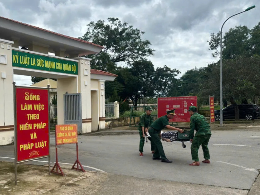 Du khách Mỹ ngã quỵ khi nhập cảnh, bất ngờ với mong muốn sau khi qua đời - Ảnh 1.