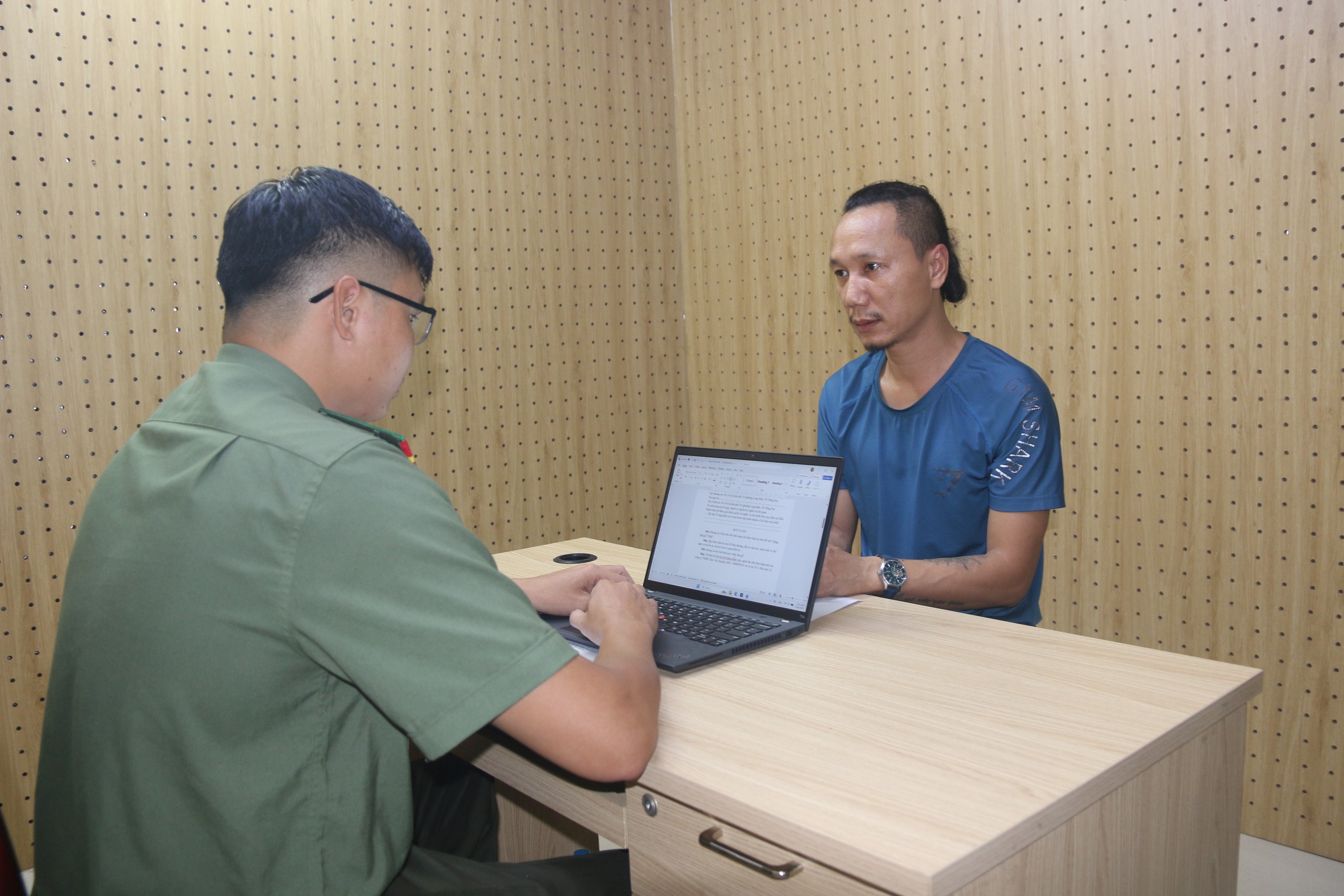 Khởi tố, bắt tạm giam người thả diều ảnh hưởng 16 chuyến bay Tân Sơn Nhất - Ảnh 2.