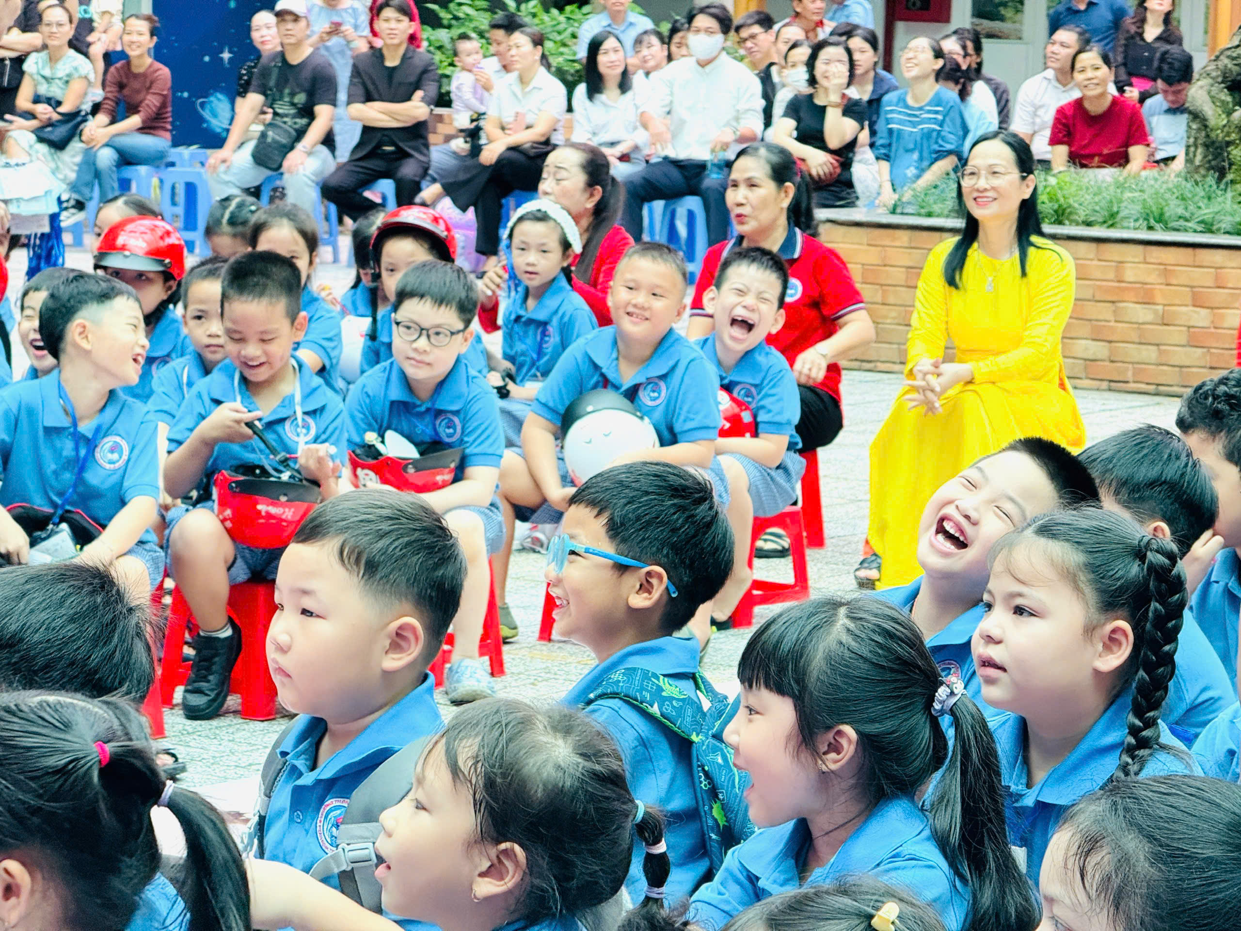 Trường học TP.HCM rộn ràng chuẩn bị khai giảng năm học 2026 - 2027 đặc biệt - Ảnh 13.