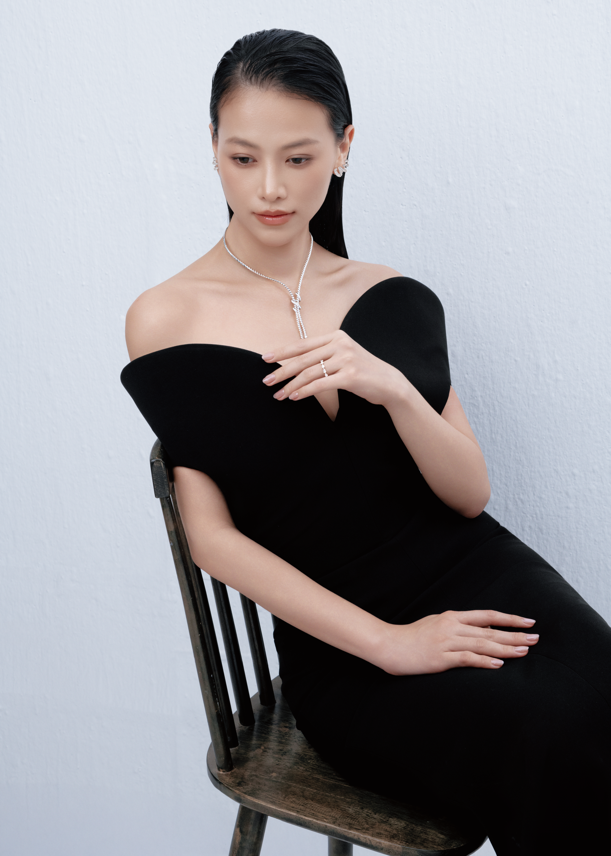 Tiểu Vy quyến rũ tuổi 26, đọ sắc cùng 3 nàng hậu đình đám- Ảnh 8.