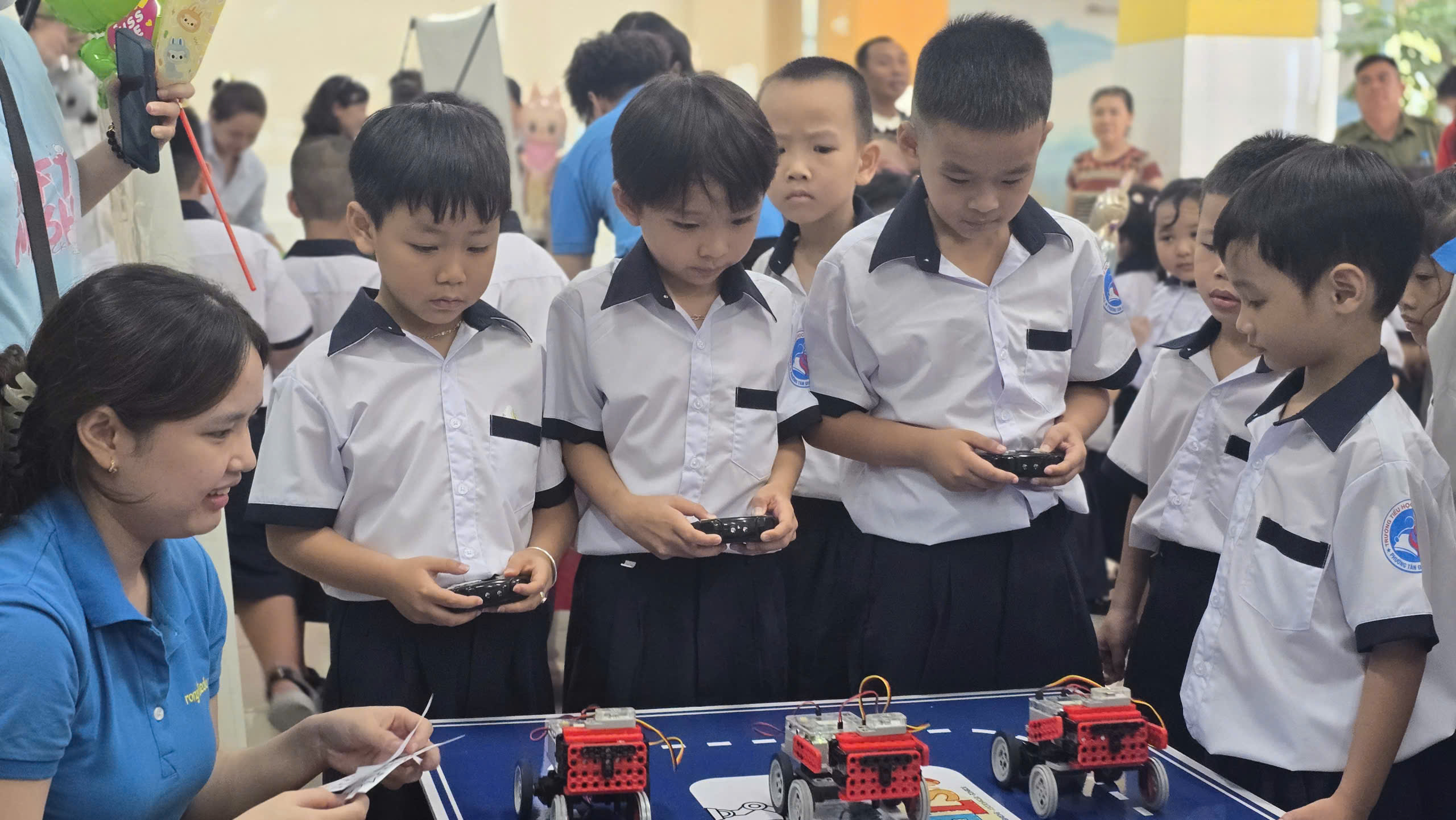 Trường học TP.HCM rộn ràng chuẩn bị khai giảng năm học 2026 - 2027 đặc biệt - Ảnh 9.