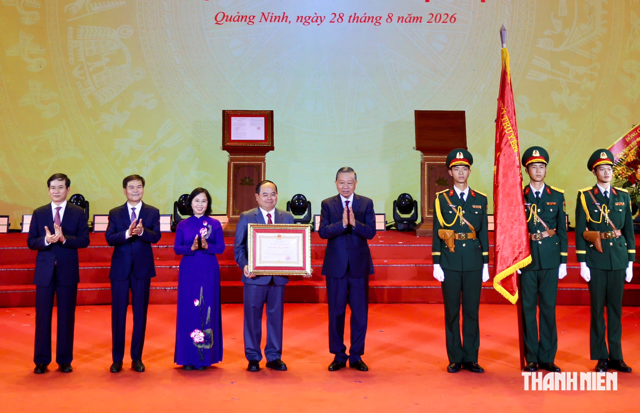 Thành phố Quảng Ninh phải phát triển nhanh hơn, xanh hơn, giàu đẹp hơn - Ảnh 2.
