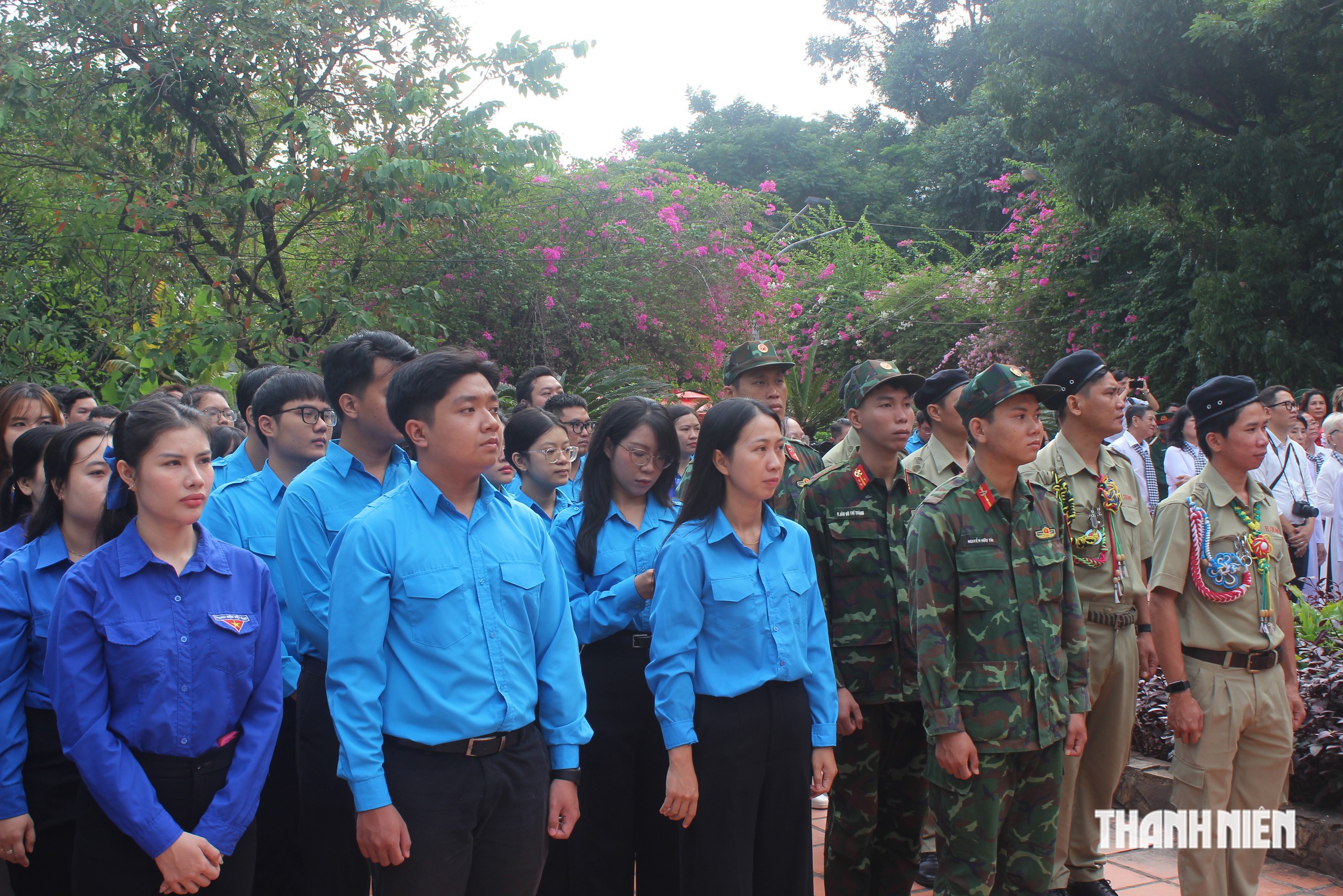 Xúc động Lễ chào cờ ‘Tôi yêu Tổ quốc tôi’ tại công viên Lê Thị Riêng - Ảnh 6.