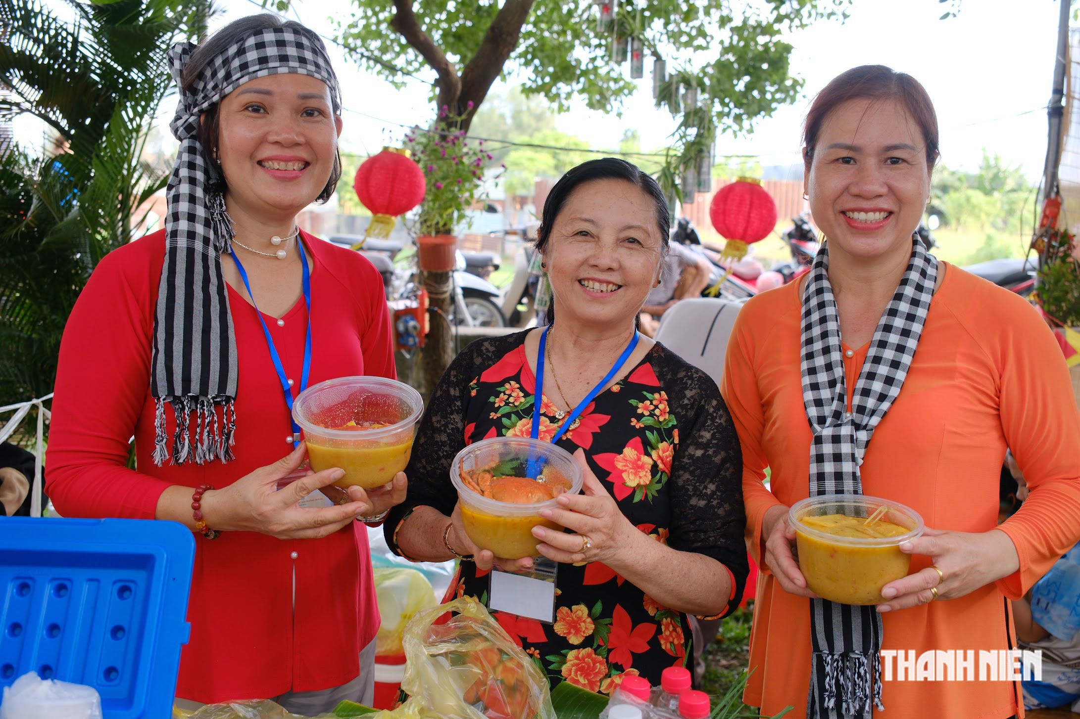 Chợ quê bên rạch ở TP.HCM hút khách với hơn 70 gian hàng, nhiều món dân gian - Ảnh 5.