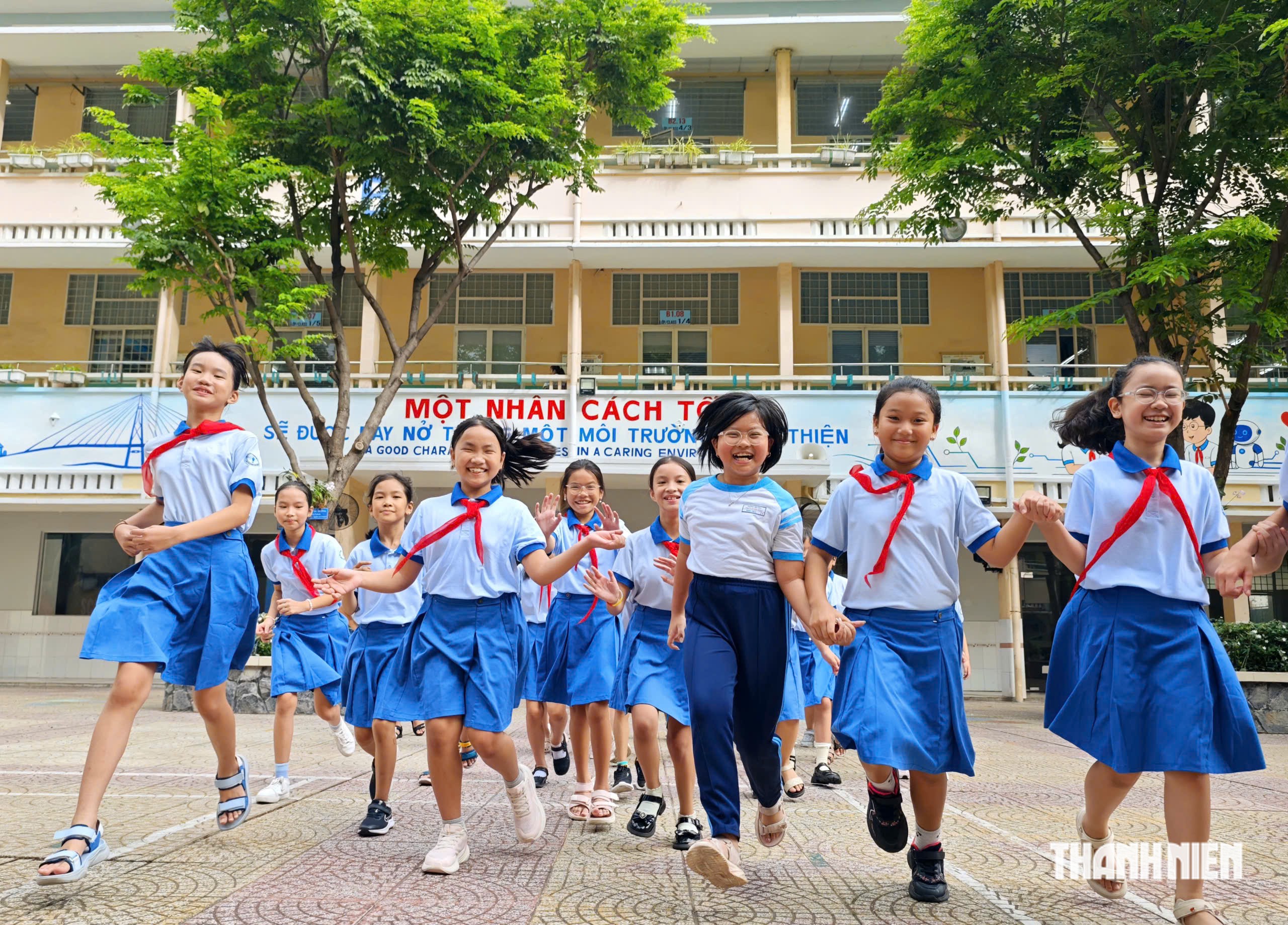 Trường học TP.HCM rộn ràng chuẩn bị khai giảng năm học 2026 - 2027 đặc biệt - Ảnh 1.