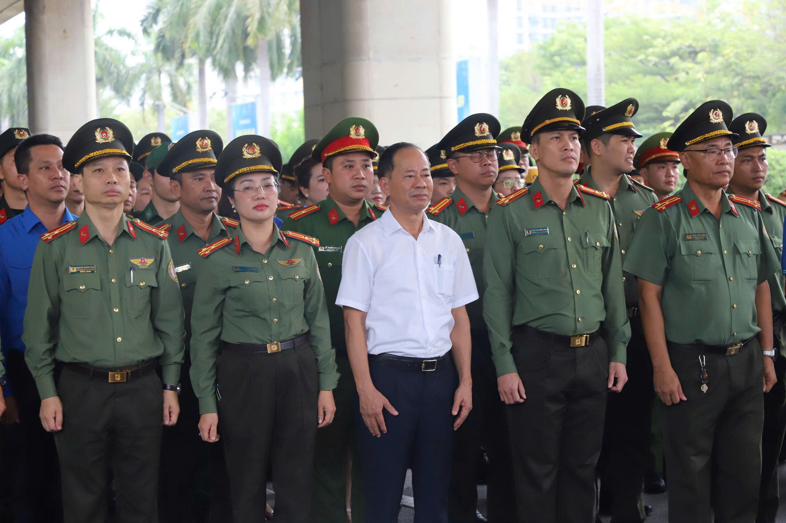 Sân bay Tân Sơn Nhất thông thoáng bất ngờ ngày cao điểm nghỉ lễ 2.9- Ảnh 4.