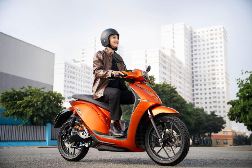 3 mẫu xe máy điện thiết kế hầm hố, thể thao hợp với nam giới - Ảnh 4.