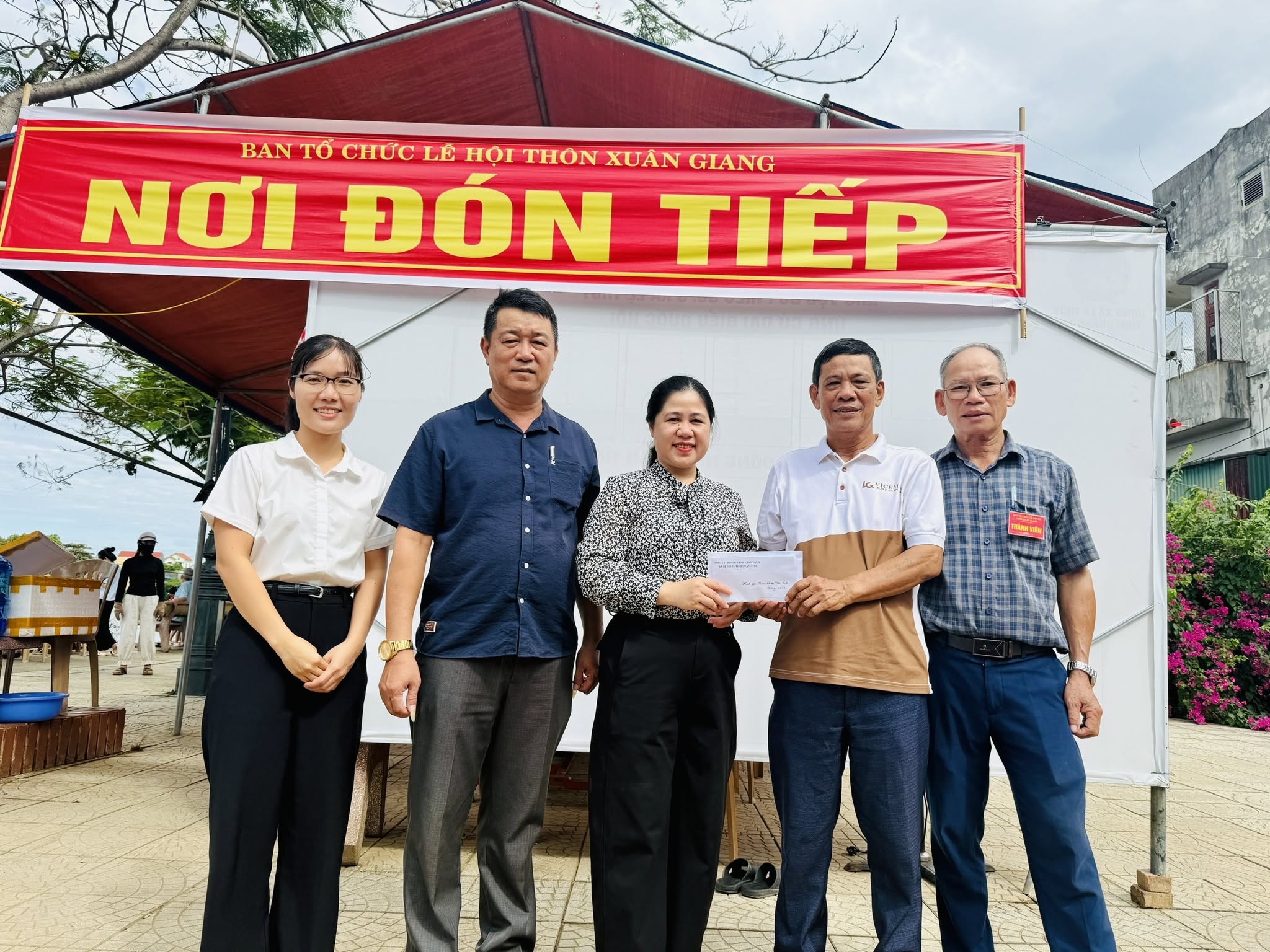 Tết Độc lập về, quê hương Đại tướng Võ Nguyên Giáp lại dậy sóng đua bơi - Ảnh 2.
