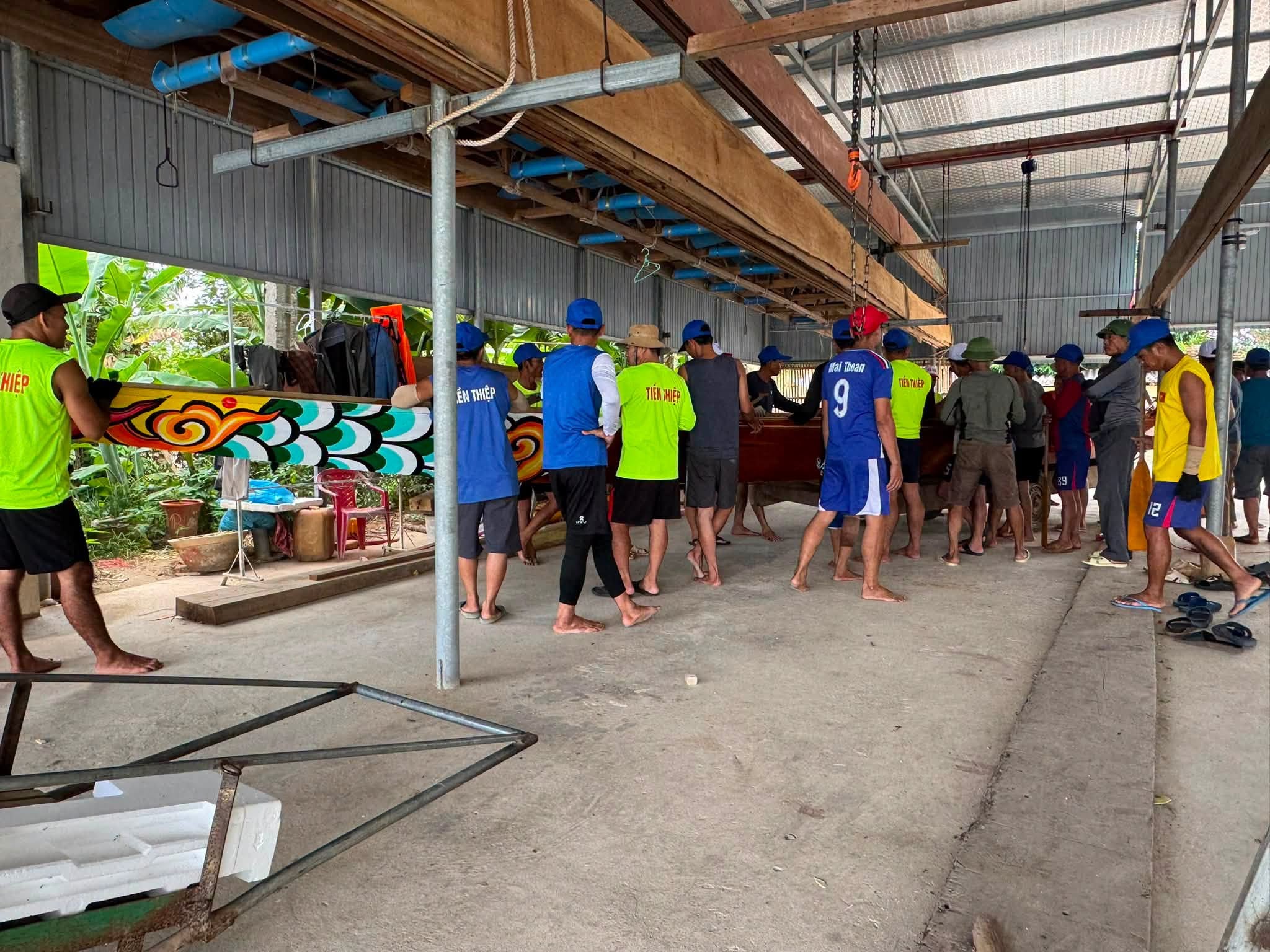 Tết Độc lập về, quê hương Đại tướng Võ Nguyên Giáp lại dậy sóng đua bơi - Ảnh 5.