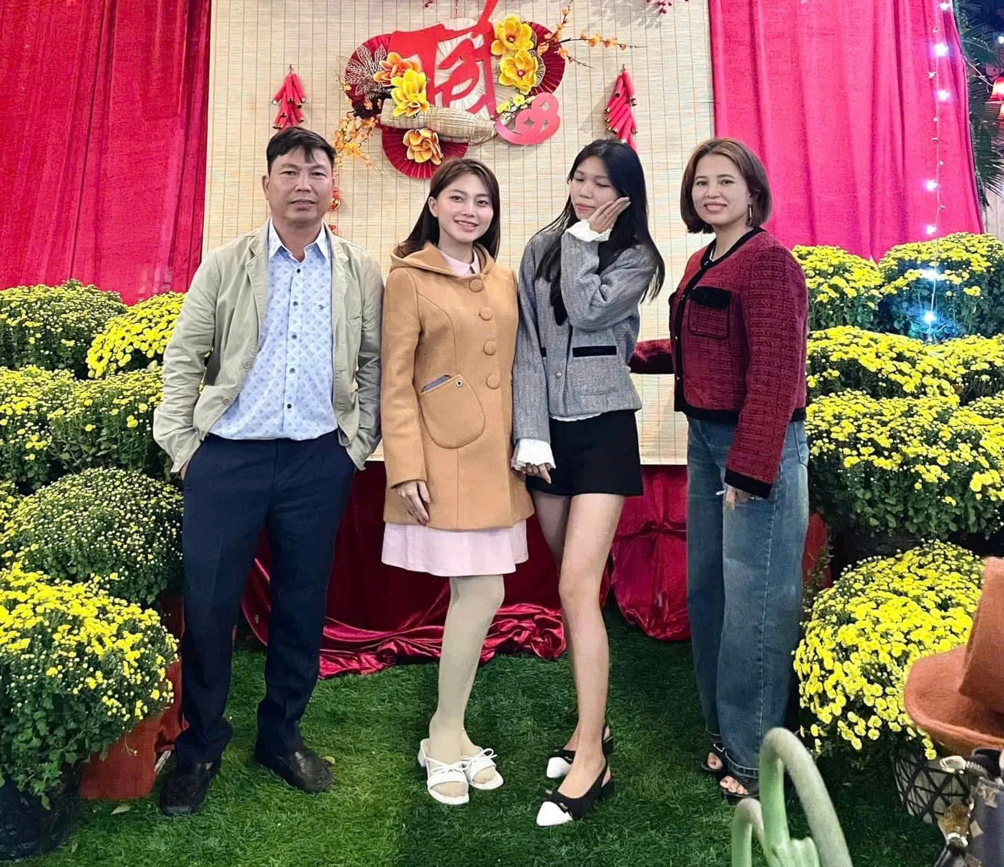 Nữ sinh xứ Quảng l&agrave; thủ khoa Văn cả nước năm 2019 giờ ra sao? - Ảnh 4.