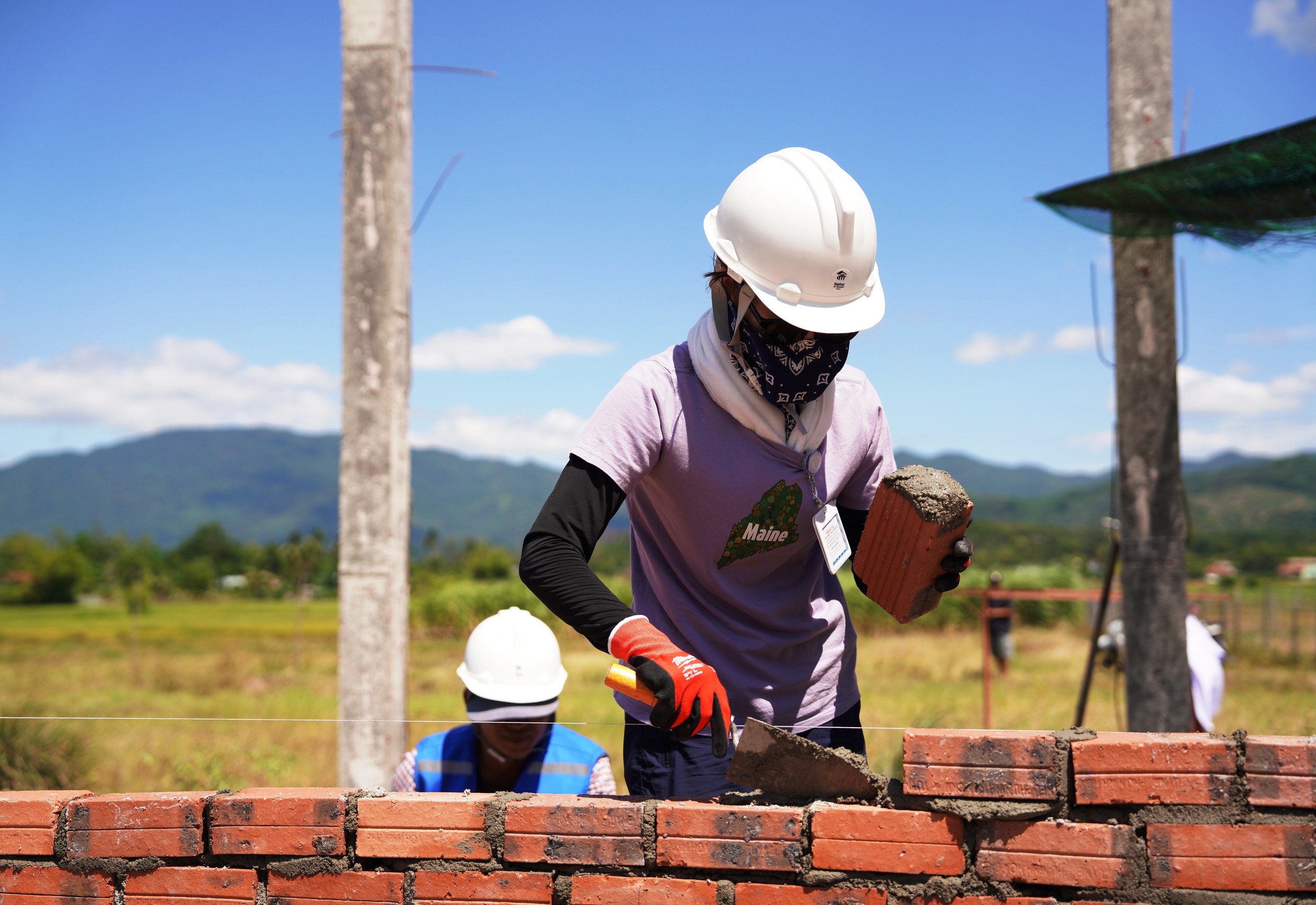 Đến Đà Nẵng không để du lịch, người trẻ từ Úc, Mỹ, Nhật… xây nhà cho người nghèo- Ảnh 1.