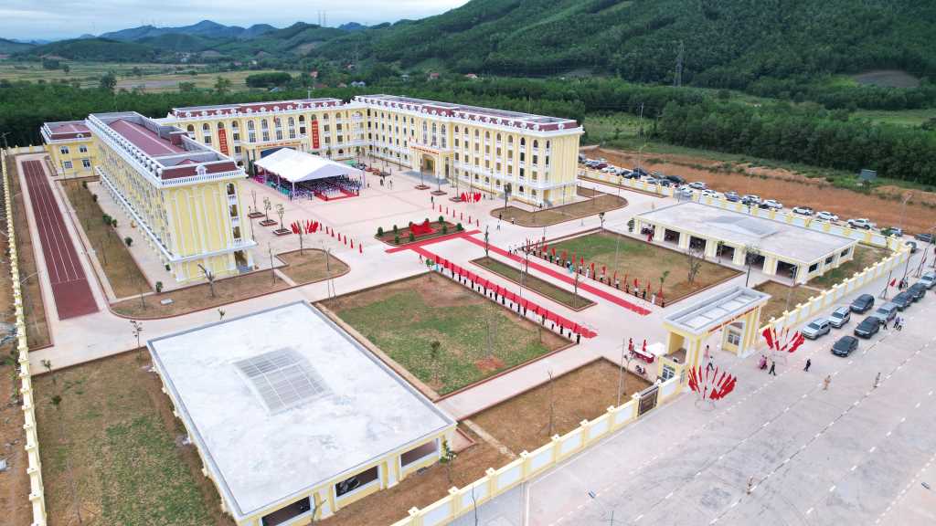 Giáo viên Quảng Ninh xung phong lên vùng khó trước năm học mới - Ảnh 2.