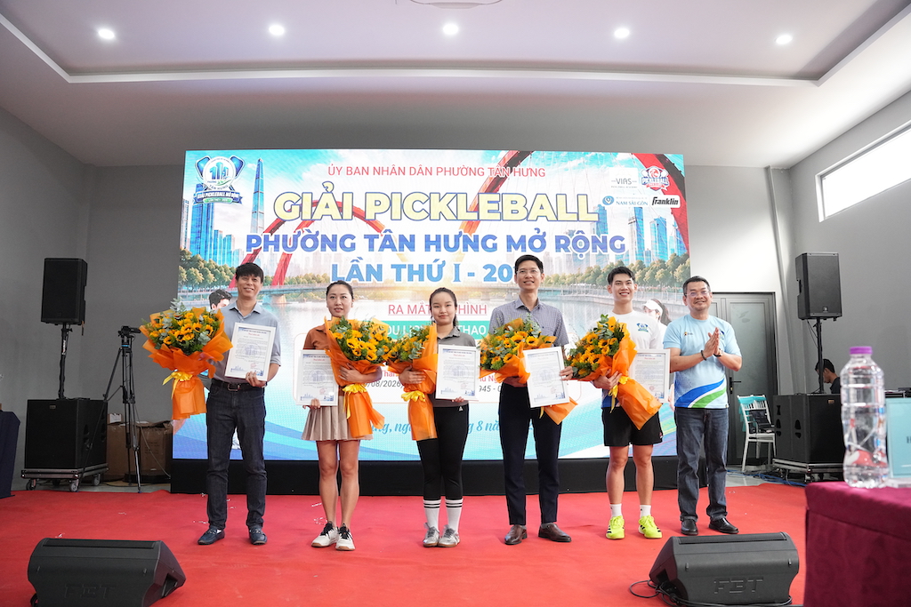 Giải pickleball phường Tân Hưng mở rộng, ra mắt 'Điểm đến du lịch thể thao Tân Hưng' - Ảnh 4.