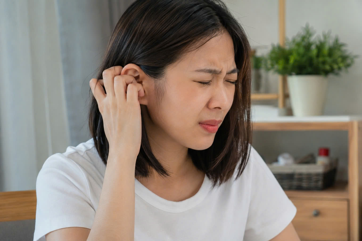 Ngứa tai dai dẳng: 6 nguyên nhân thường gặp và cách xử lý - Ảnh 1.