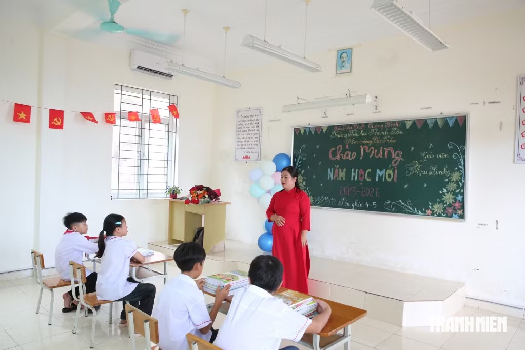 Giáo viên Quảng Ninh xung phong lên vùng khó trước năm học mới - Ảnh 1.