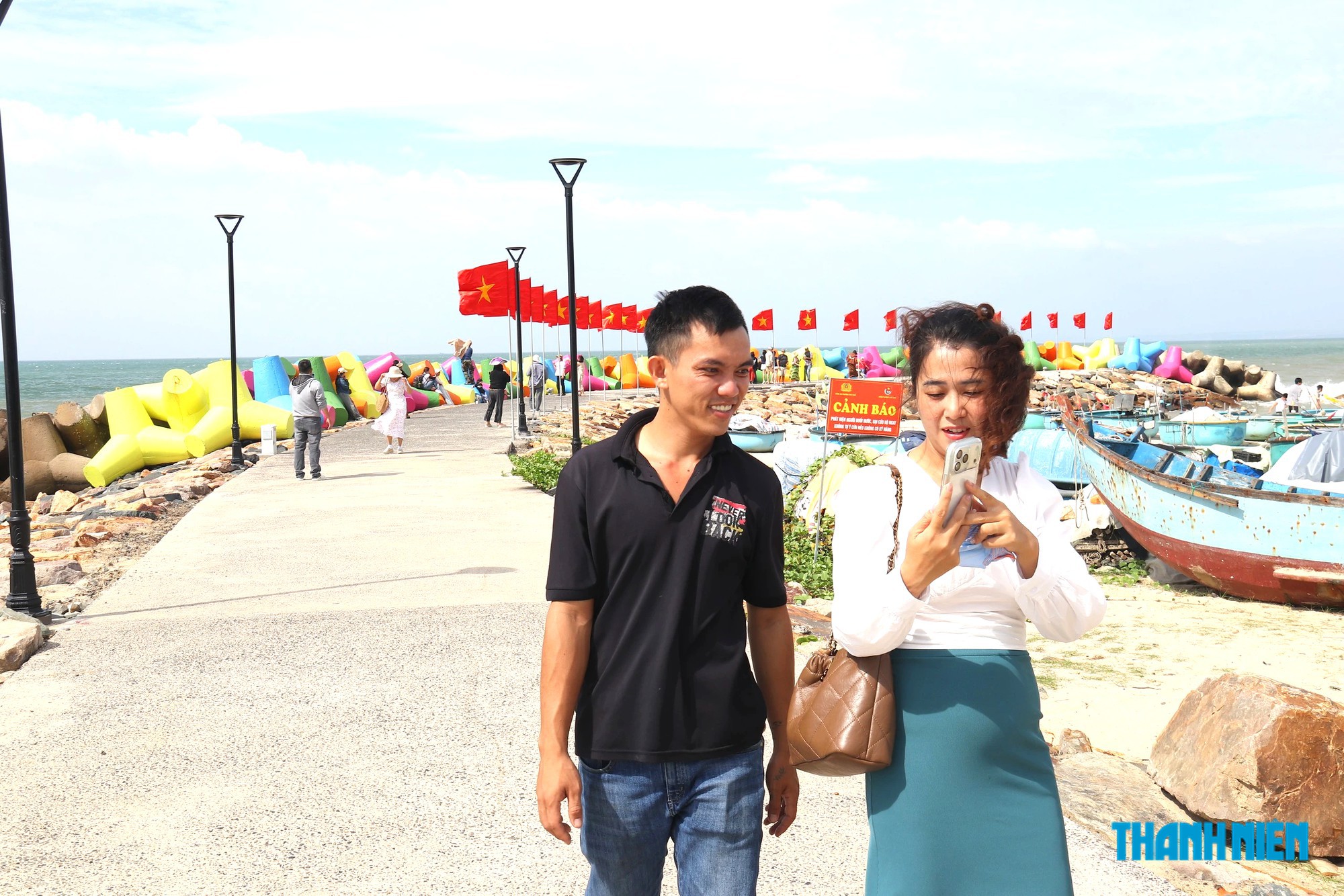 Lâm Đồng: Khánh thành công viên biển Đá Ông Địa, cửa ngõ vào Mũi Né- Ảnh 16.