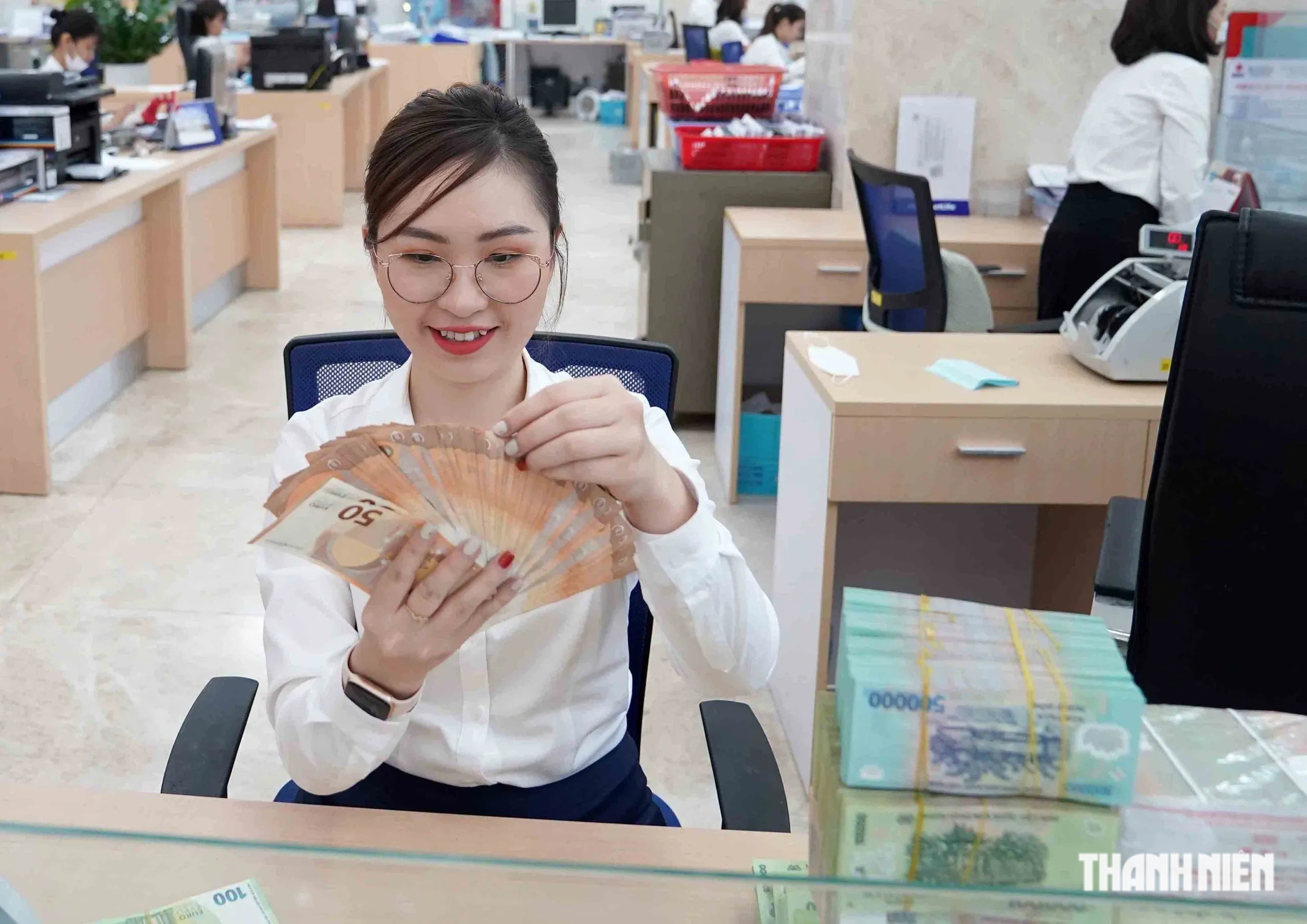 Người dân TP.HCM, Đồng Nai gửi tiền vượt hơn 6,1 triệu tỉ đồng- Ảnh 1.