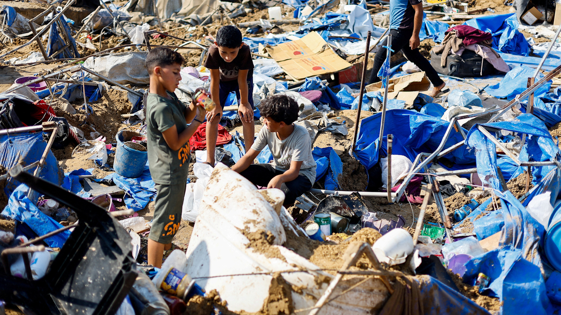 Israel tiếp tục tấn công chết người vào Gaza bất chấp nỗ lực ngừng bắn của Mỹ - Ảnh 1.