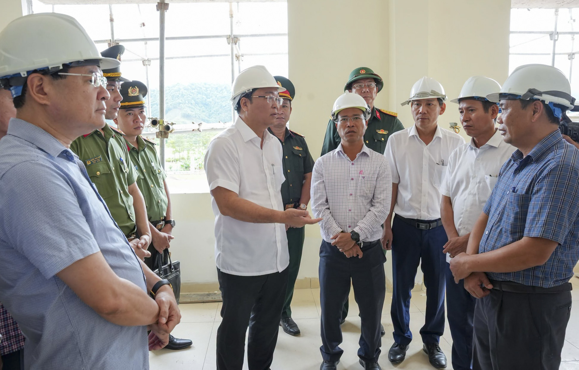 Tân Chủ tịch UBND TP.Huế Lê Trí Thanh nhận thêm nhiệm vụ mới - Ảnh 3.