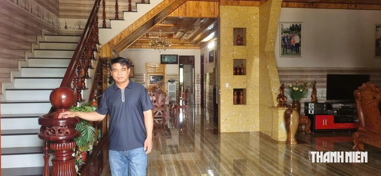Sầu riêng được mùa được giá, người dân xây biệt thự sắm xe sang - Ảnh 4.