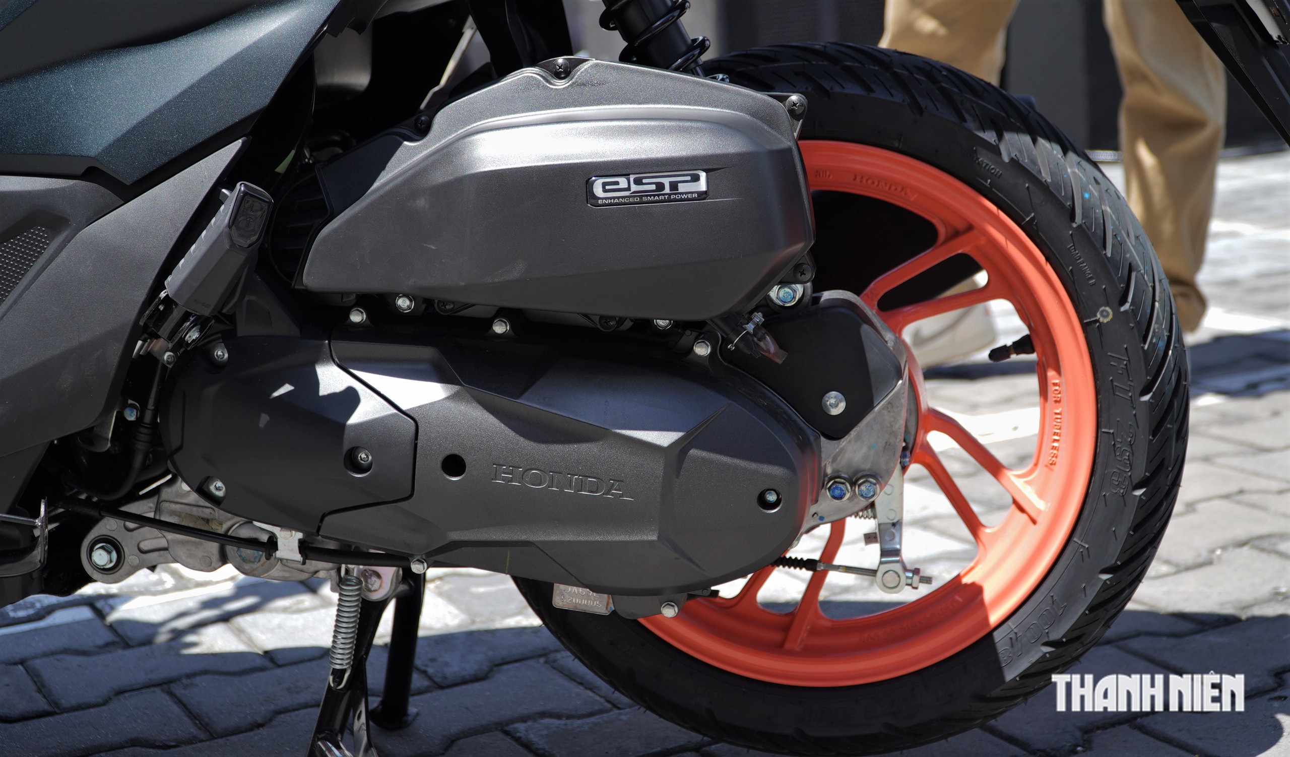 Honda Vario 125 bản ghi-đông ‘trần’ có gì khác biệt? - Ảnh 18.