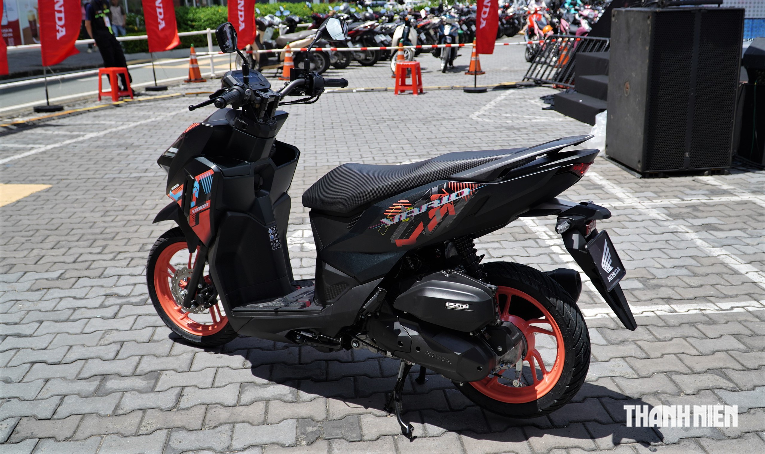 Honda Vario 125 bản ghi-đông ‘trần’ có gì khác biệt? - Ảnh 6.