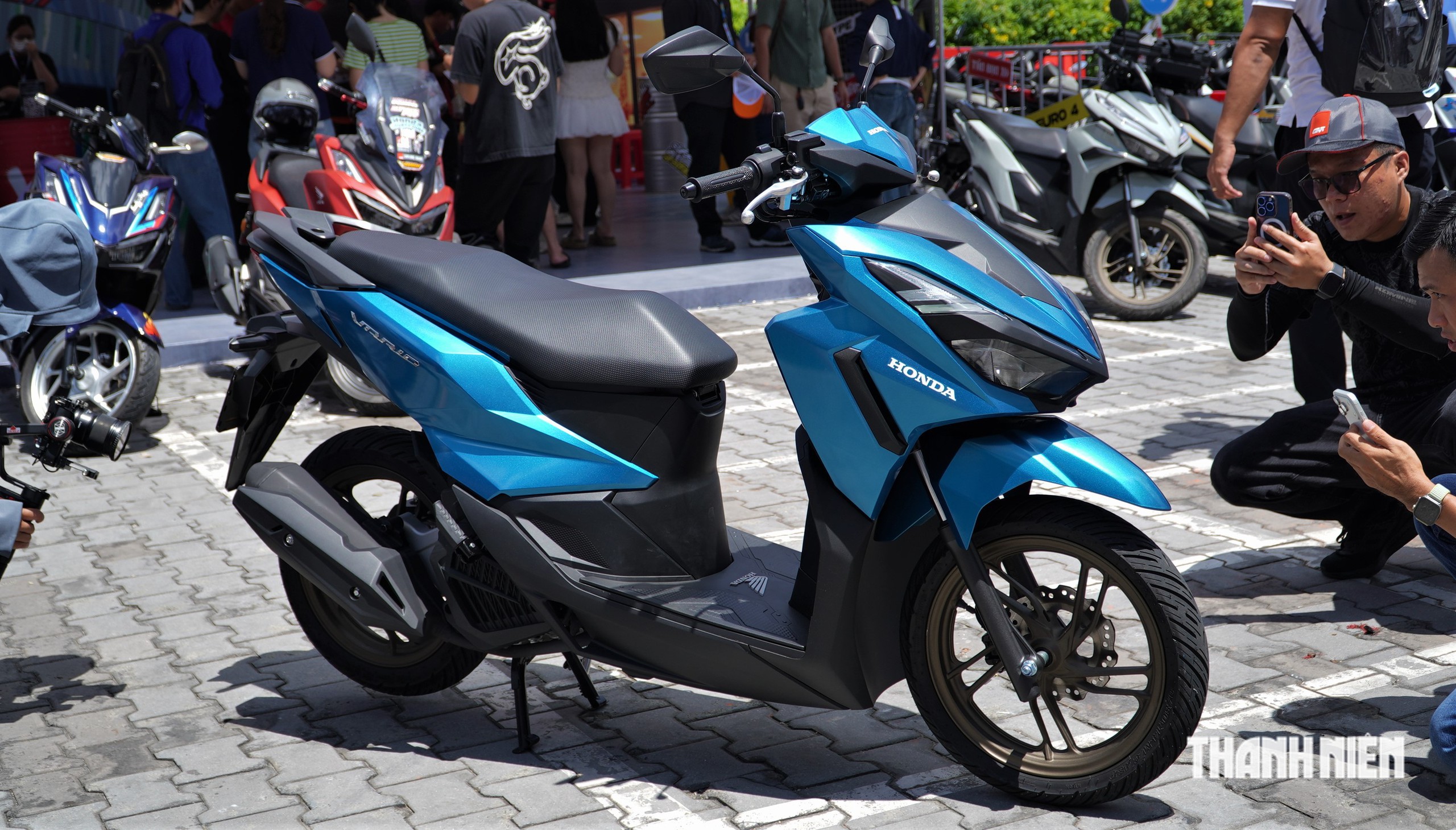 Honda Vario 125 bản ghi-đông ‘trần’ có gì khác biệt? - Ảnh 10.