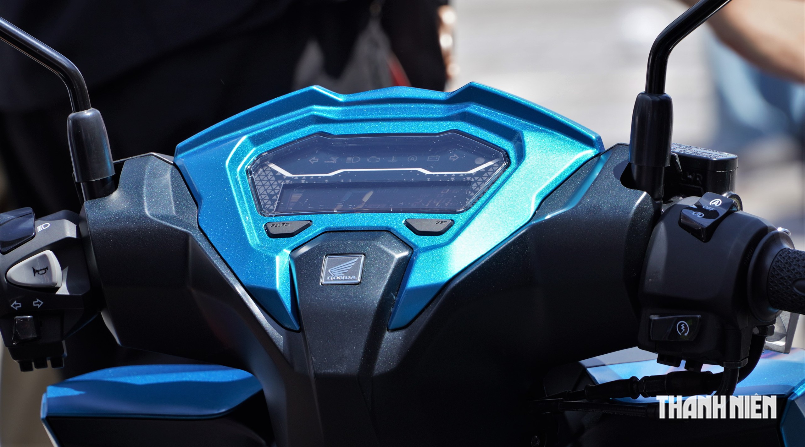 Honda Vario 125 bản ghi-đông ‘trần’ có gì khác biệt? - Ảnh 9.