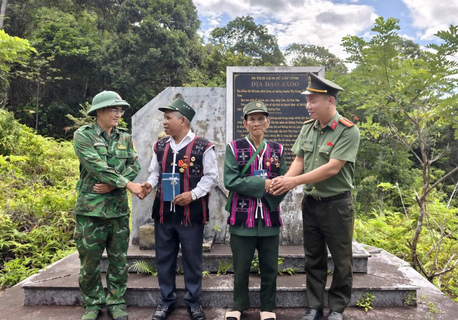 Công an, biên phòng, quân sự băng rừng giữ bình yên biên giới dịp Quốc khánh 2.9- Ảnh 4.