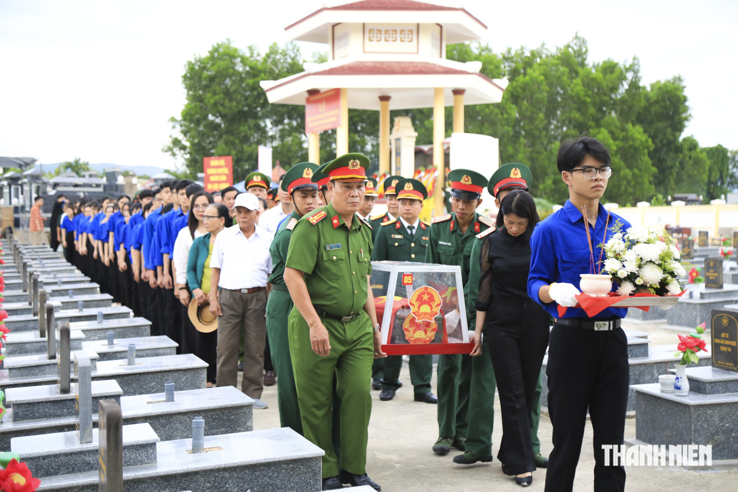 Tìm thấy 5 hài cốt liệt sĩ ở Quảng Ngãi: ‘Đưa các anh về với đất mẹ'- Ảnh 7.