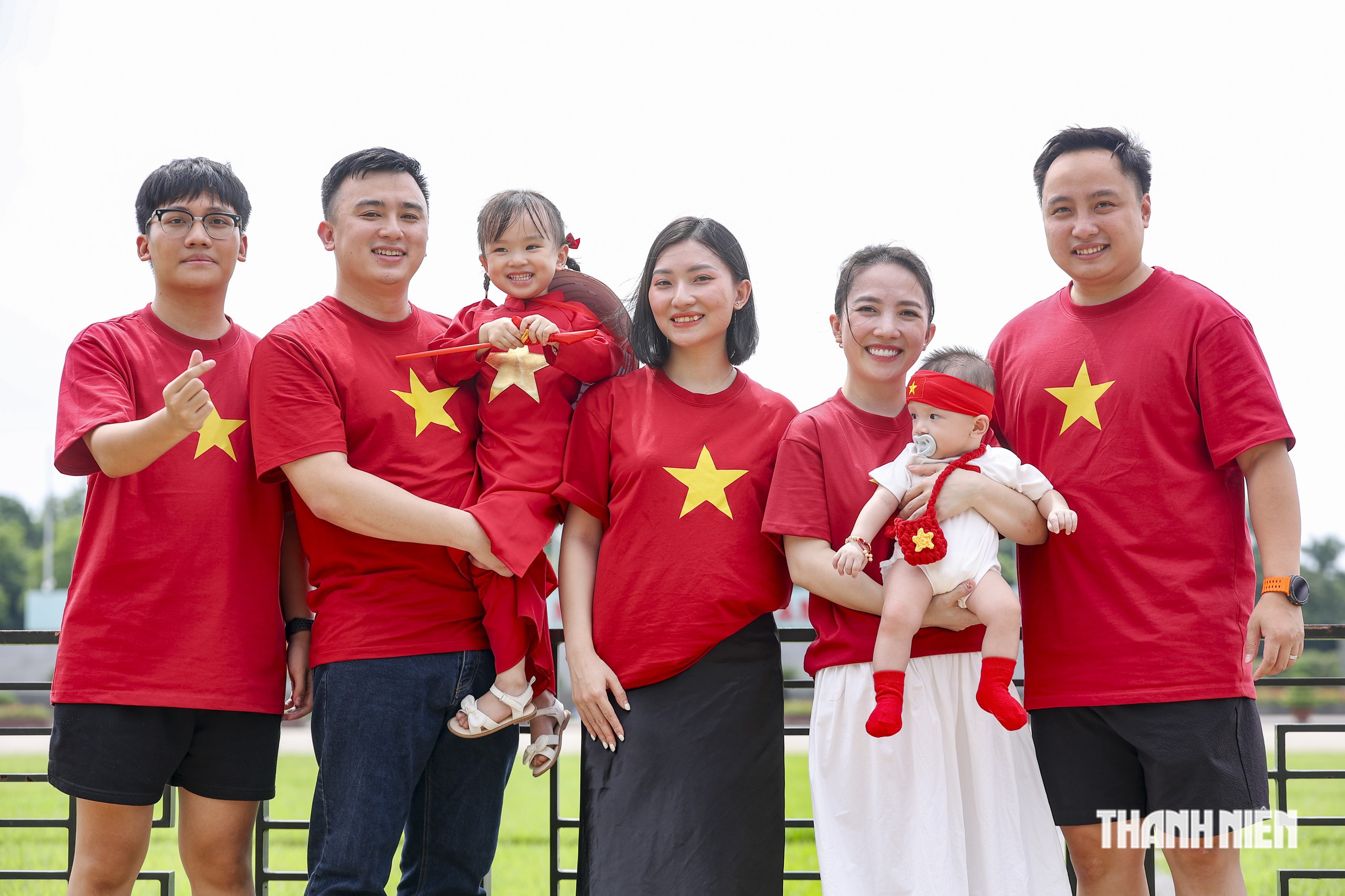 Hà Nội những ngày rực rỡ cờ, hoa- Ảnh 4.