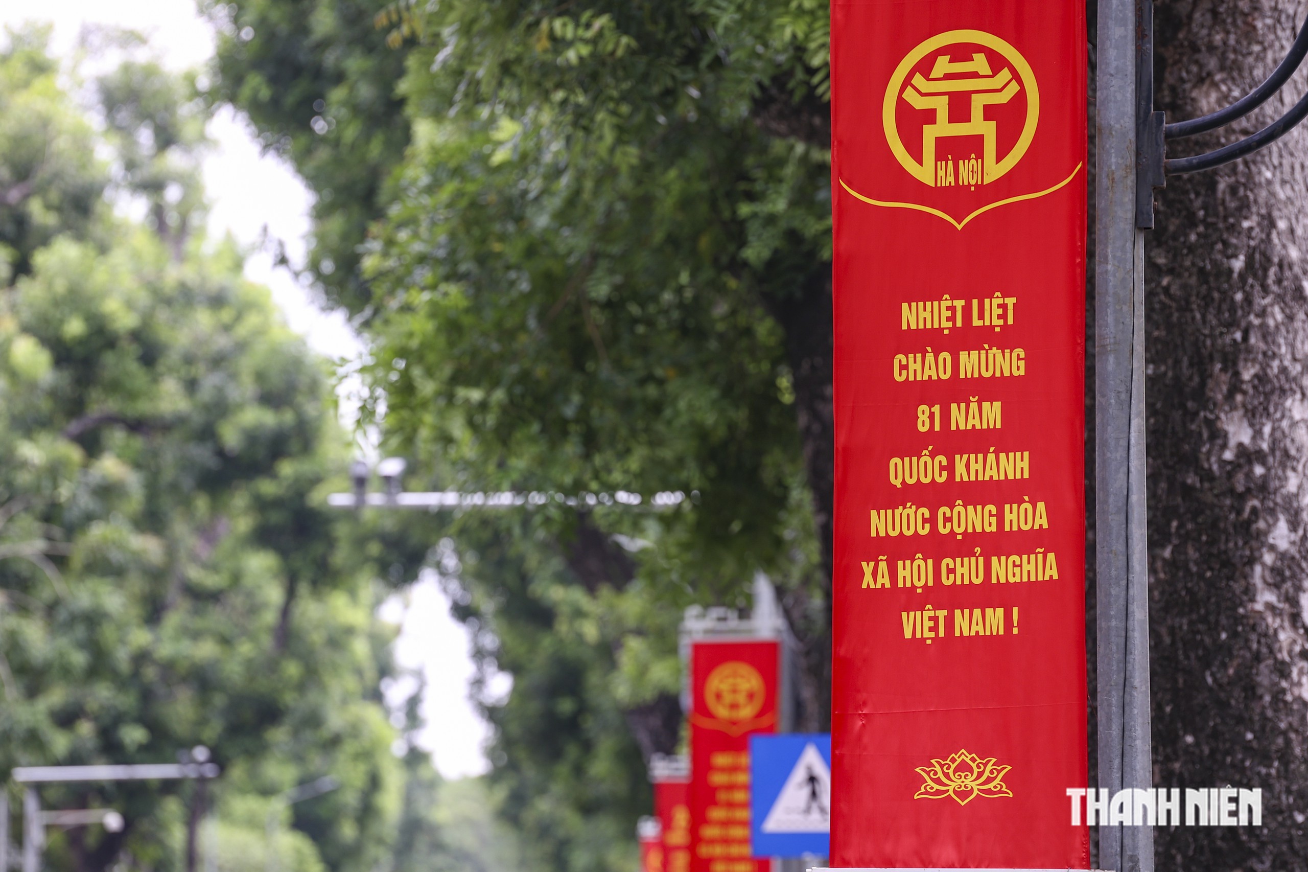 Hà Nội những ngày rực rỡ cờ, hoa- Ảnh 2.