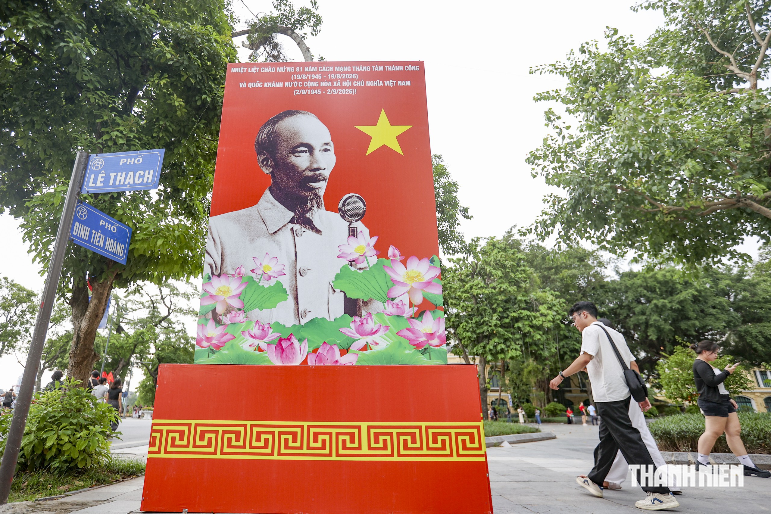 Hà Nội những ngày rực rỡ cờ, hoa- Ảnh 9.