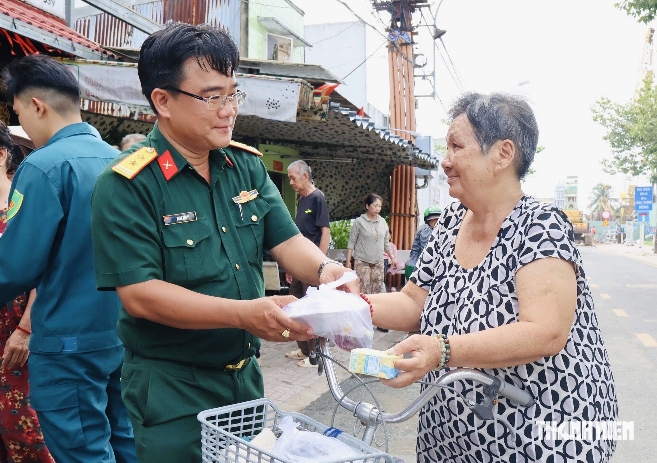 D&acirc;n qu&acirc;n phường Ph&uacute; Định ở TP.HCM 2 ng&agrave;y mỗi th&aacute;ng mong nhiệm vụ đặc biệt- Ảnh 2.