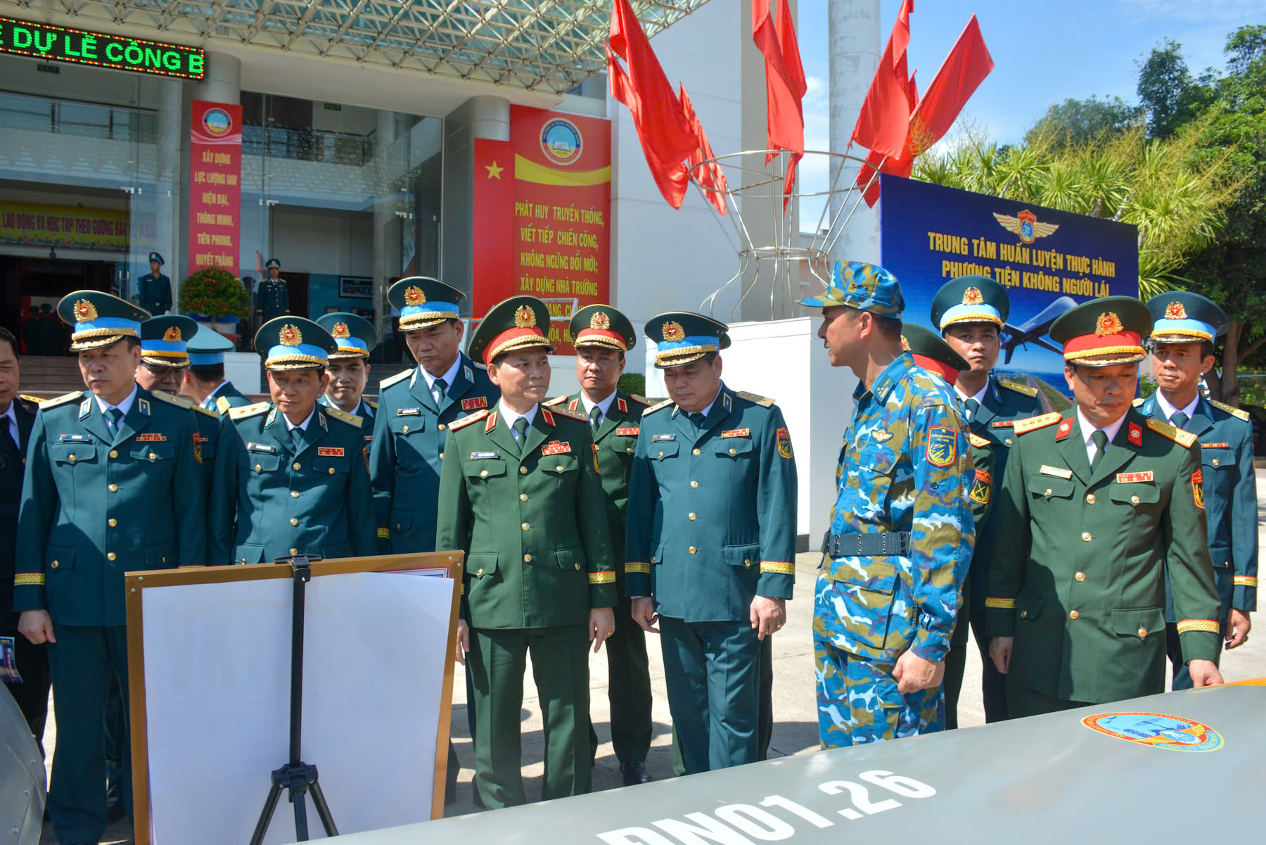 Trường Sĩ quan Không quân thành lập trung tâm huấn luyện phương tiện không người lái- Ảnh 2.