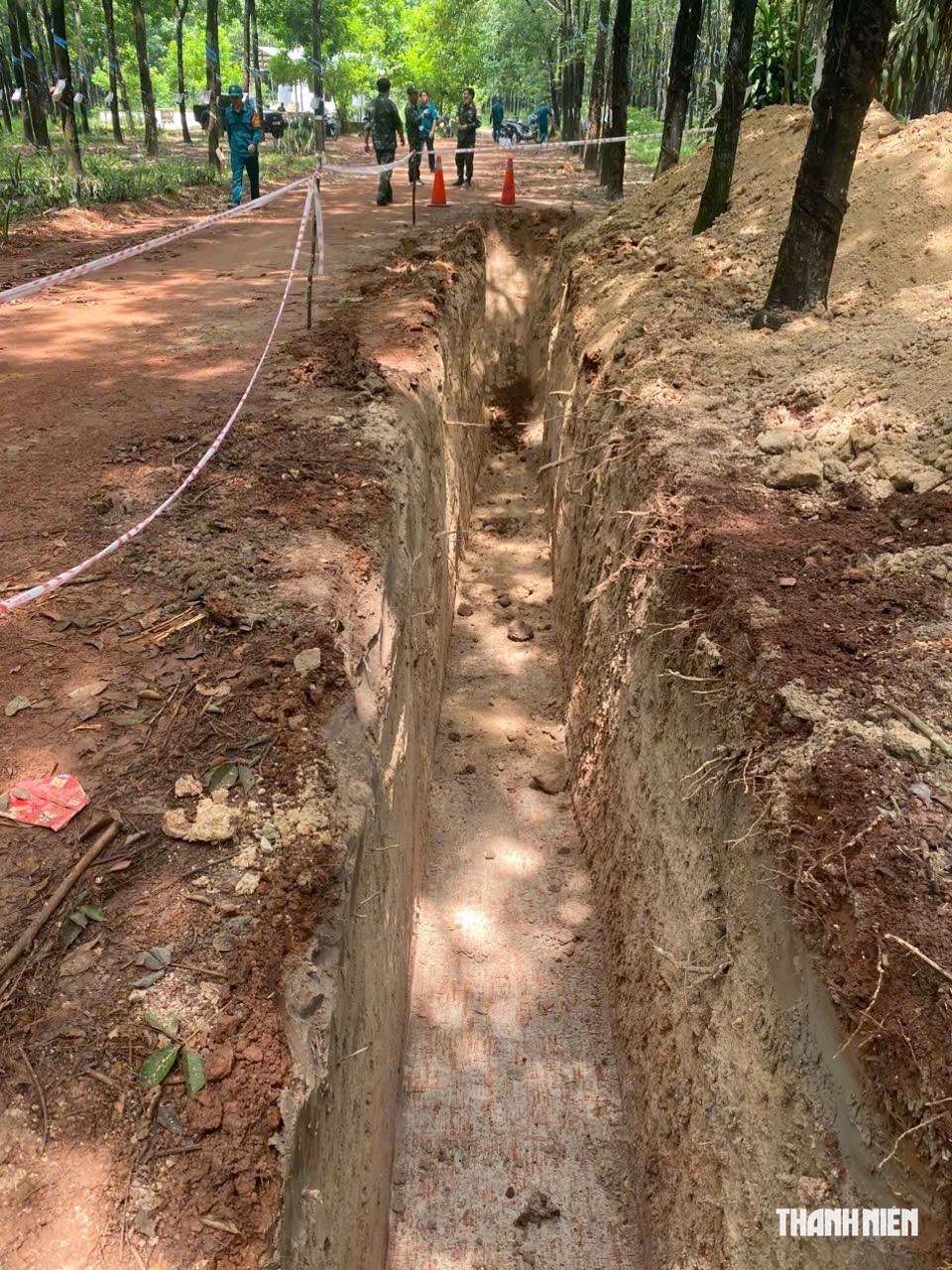 TP.HCM: T&igrave;m kiếm th&ocirc;ng tin hố mộ liệt sĩ khu vực trước Bệnh viện Quốc tế Becamex- Ảnh 5.