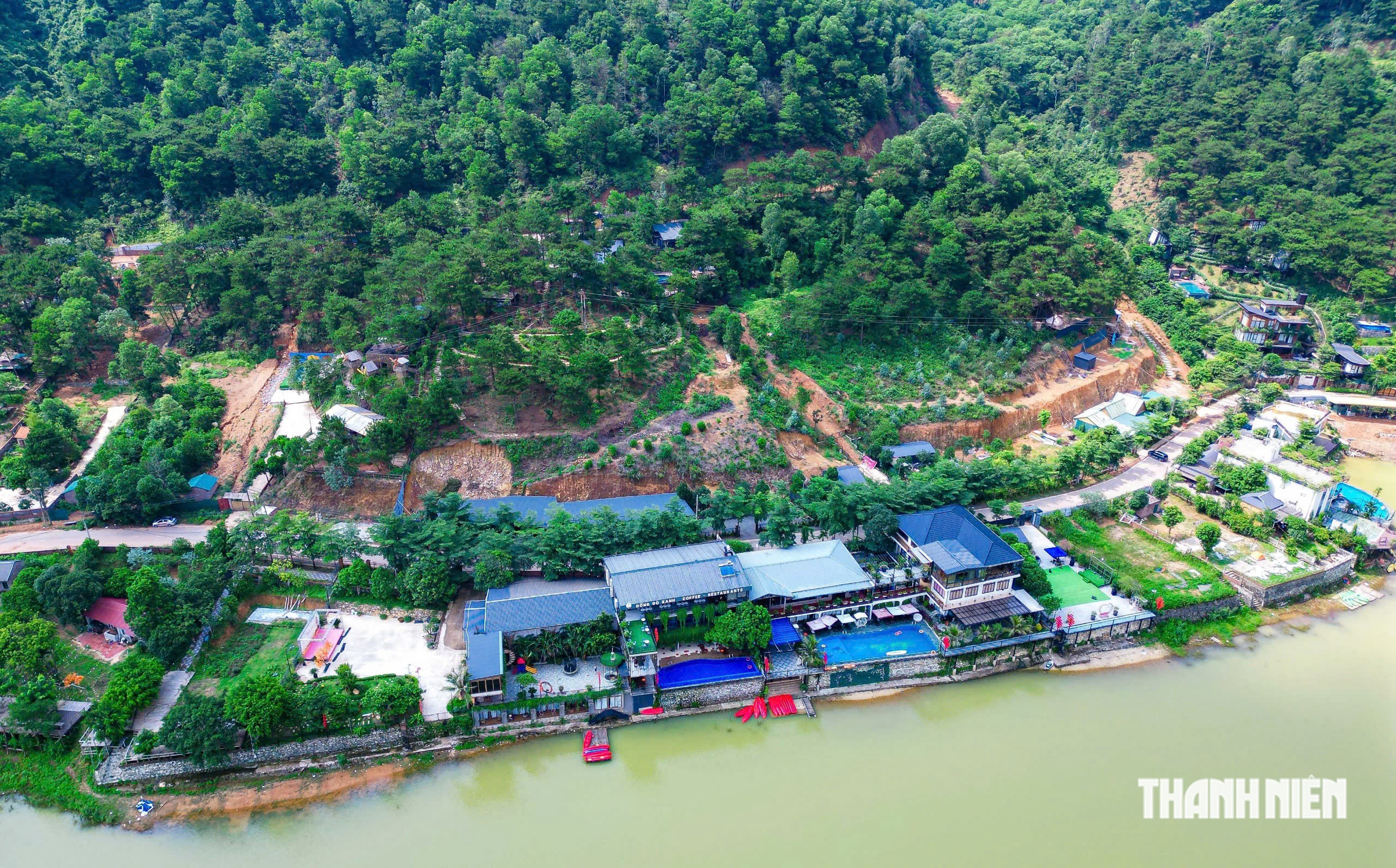 Toàn cảnh rừng phòng hộ bị villa, homestay 'bủa vây'- Ảnh 4.