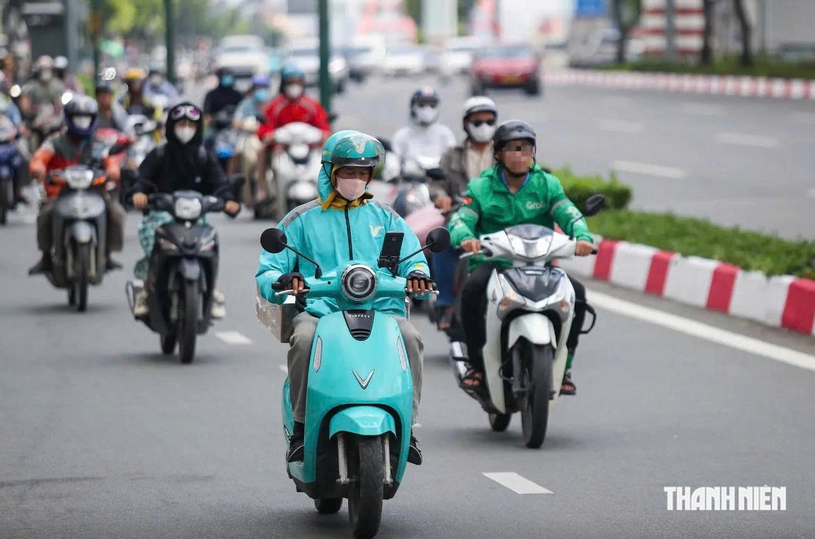 Tài xế chạy Grab, Xanh SM… khai, nộp thuế thu nhập cá nhân thế nào?- Ảnh 1.