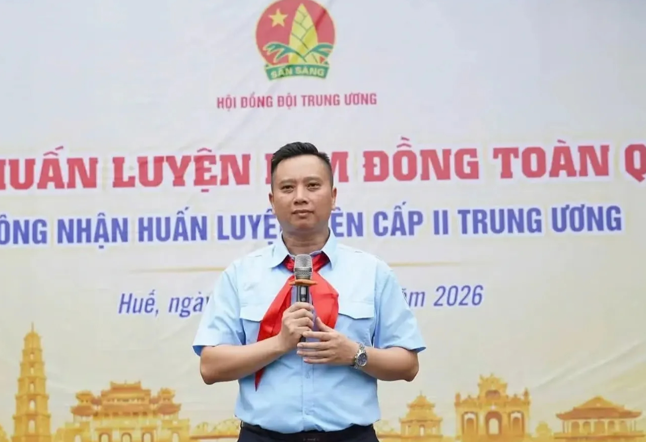 H&igrave;nh ảnh thiếu nhi tr&igrave;nh diễn phản cảm kh&ocirc;ng phải l&agrave; nghi thức Đội- Ảnh 1.