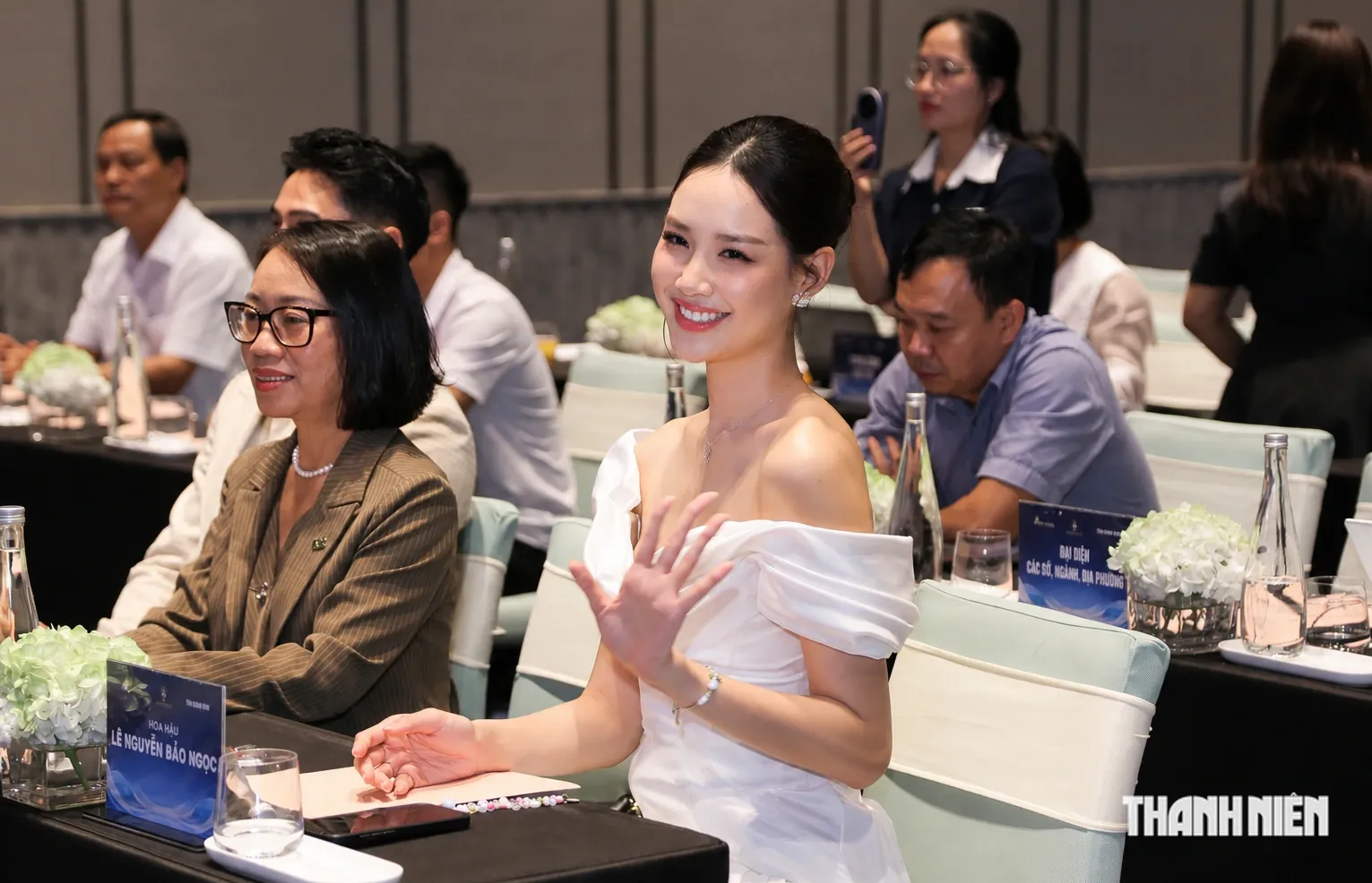 Miss World 2026 khai mạc ở Quảng Ninh, 120 hoa hậu trình diễn áo dài - Ảnh 2.