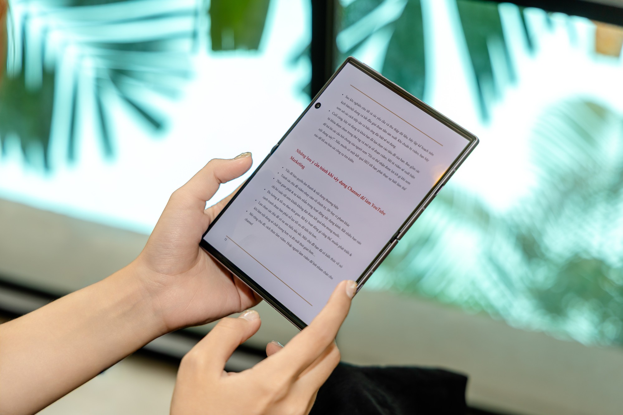 Samsung sắp vượt qua rào cản lớn nhất của smartphone màn hình gập - Ảnh 1.
