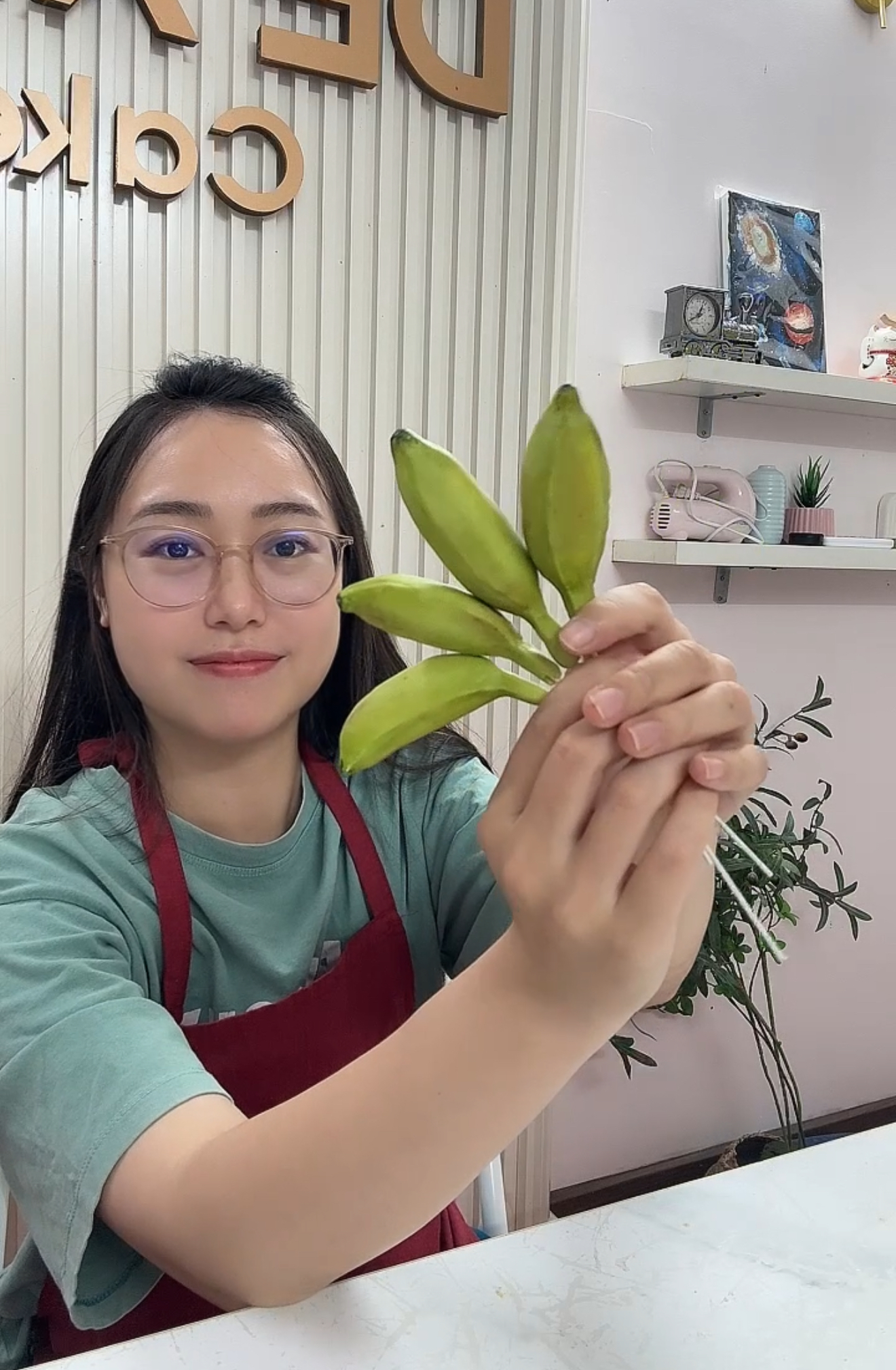 Cô gái làm bánh trung thu bình hoa giống đến khó tin, dân mạng nhìn nhầm - Ảnh 13.