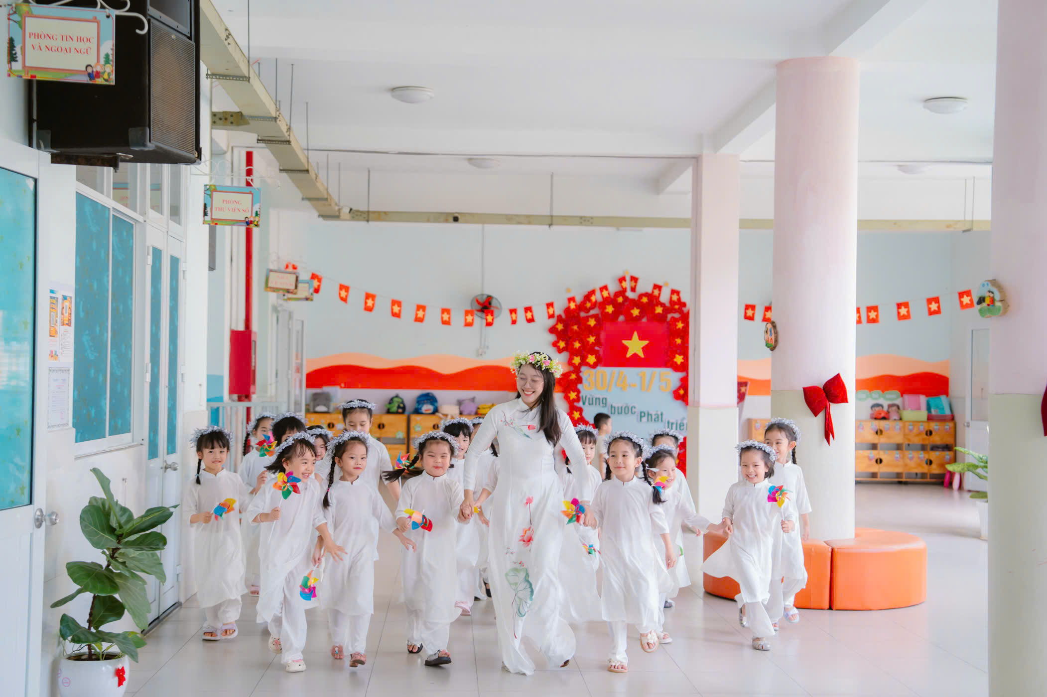 Quy mô hơn 45.000 cán bộ quản lý, giáo viên, nửa triệu trẻ mầm non TP.HCM - Ảnh 1.
