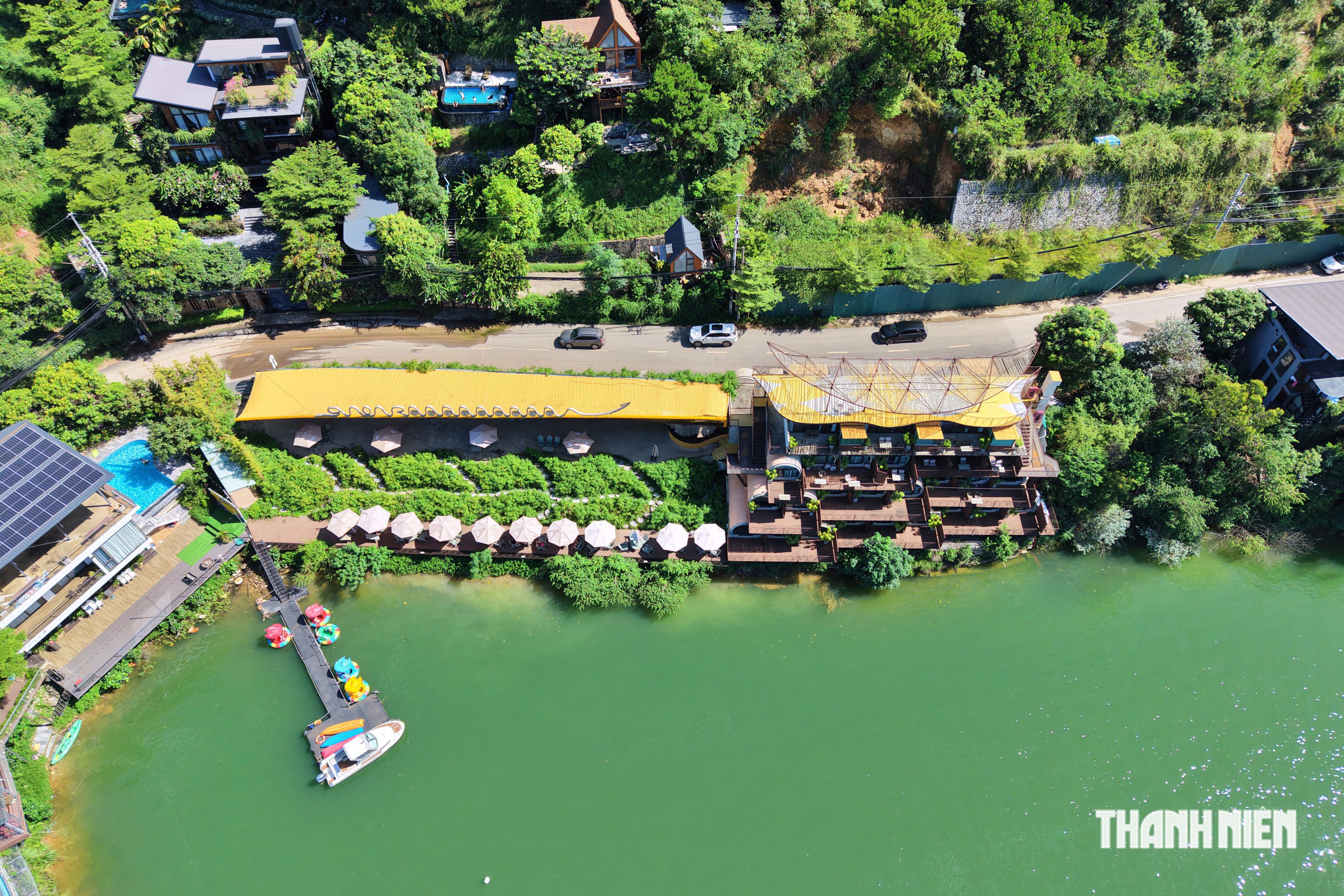 Toàn cảnh rừng phòng hộ bị villa, homestay 'bủa vây'- Ảnh 9.